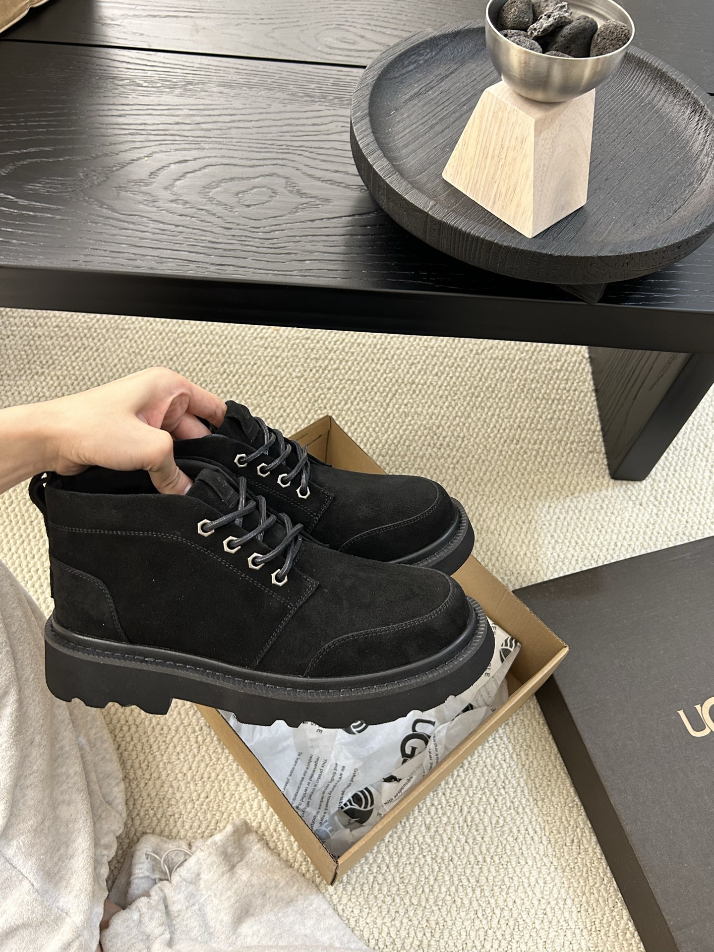 🔥UGG2025新款男士系带拉格系列马丁靴，帅气十足，牛皮羊毛，防滑大底，男士必备 颜色：栗色。黑色 糖