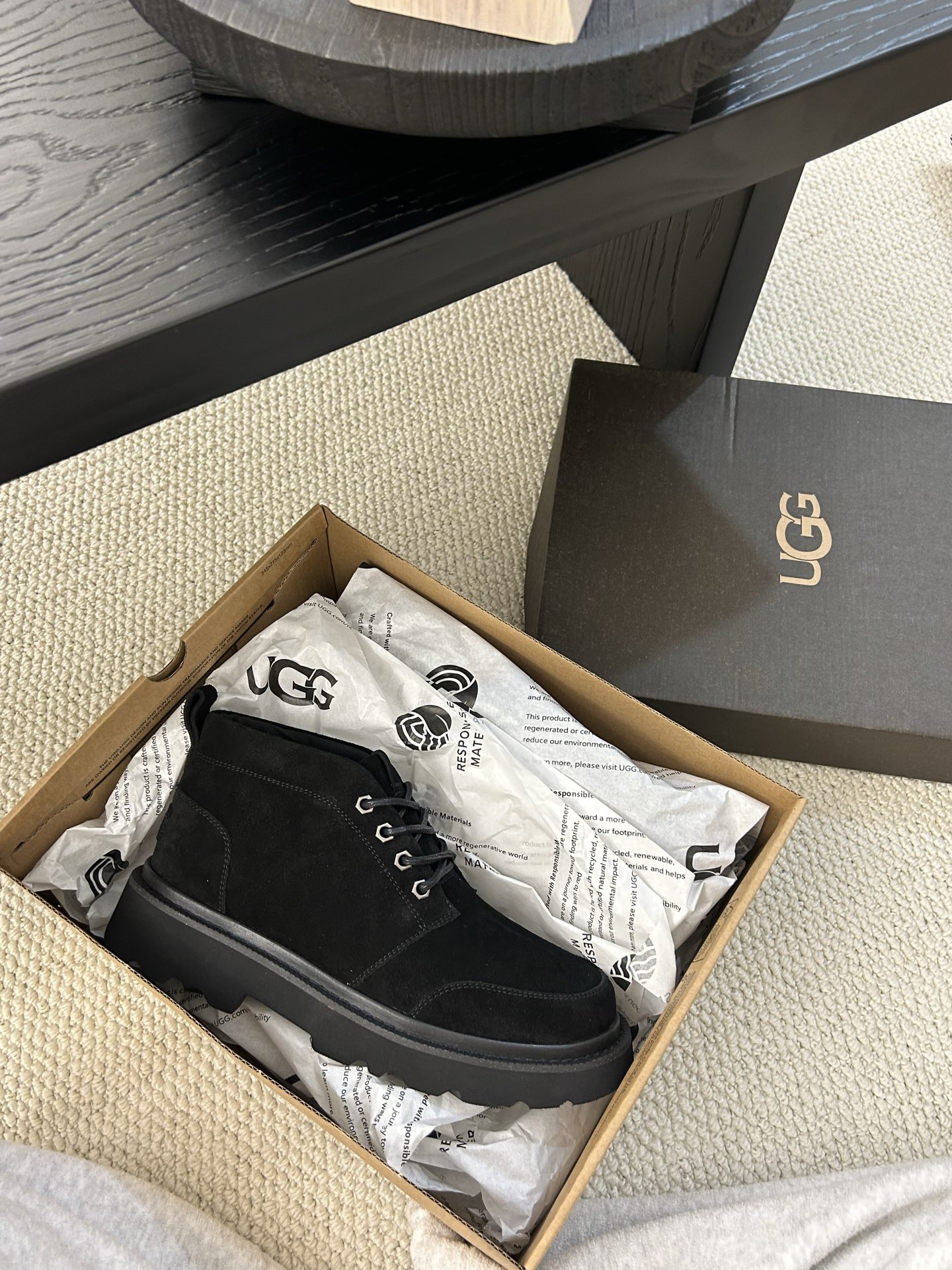 🔥UGG2025新款男士系带拉格系列马丁靴，帅气十足，牛皮羊毛，防滑大底，男士必备 颜色：栗色。黑色 糖