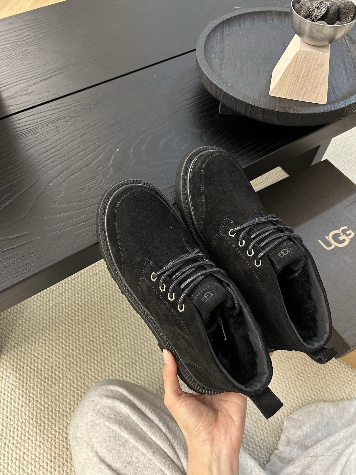 🔥UGG2025新款男士系带拉格系列马丁靴，帅气十足，牛皮羊毛，防滑大底，男士必备 颜色：栗色。黑色 糖