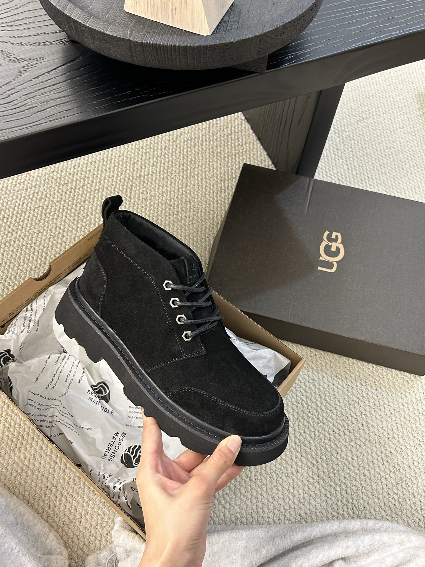🔥UGG2025新款男士系带拉格系列马丁靴，帅气十足，牛皮羊毛，防滑大底，男士必备 颜色：栗色。黑色 糖