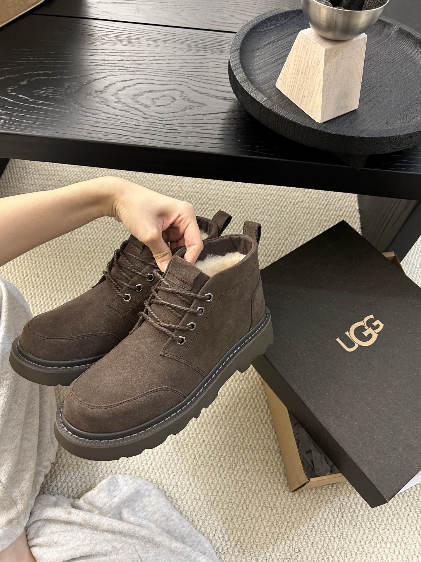🔥UGG2025新款男士系带拉格系列马丁靴，帅气十足，牛皮羊毛，防滑大底，男士必备 颜色：栗色。黑色 糖