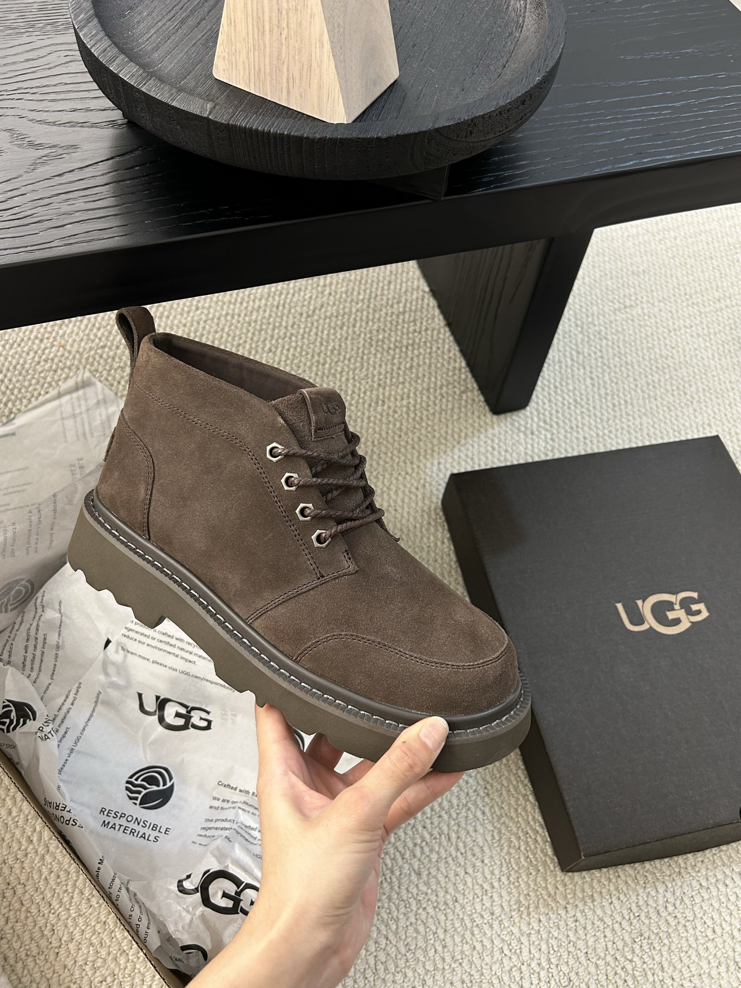 🔥UGG2025新款男士系带拉格系列马丁靴，帅气十足，牛皮羊毛，防滑大底，男士必备 颜色：栗色。黑色 糖
