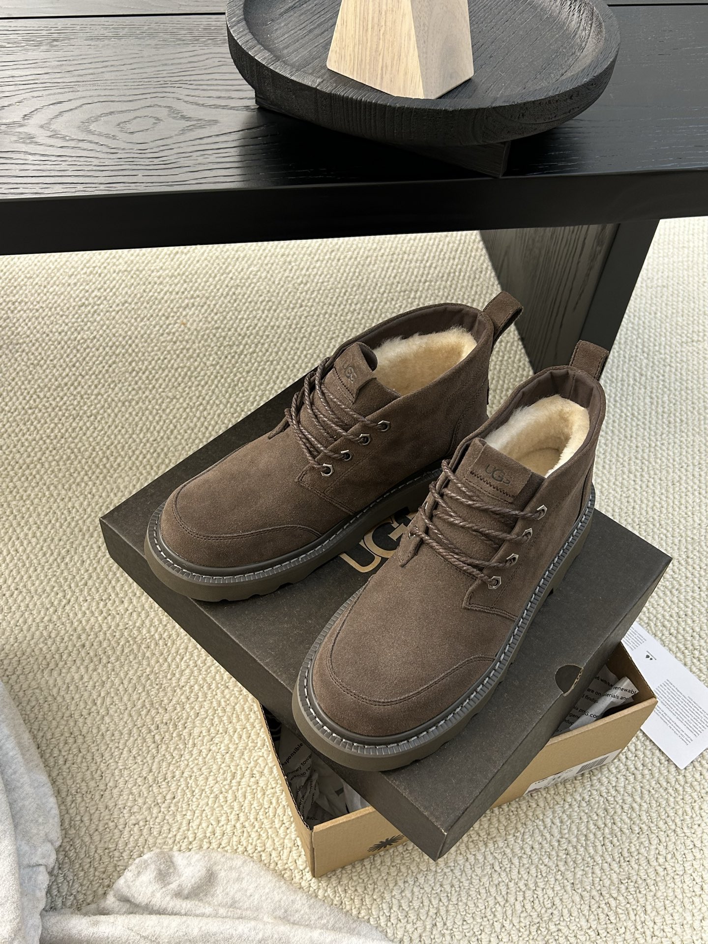 🔥UGG2025新款男士系带拉格系列马丁靴，帅气十足，牛皮羊毛，防滑大底，男士必备 颜色：栗色。黑色 糖
