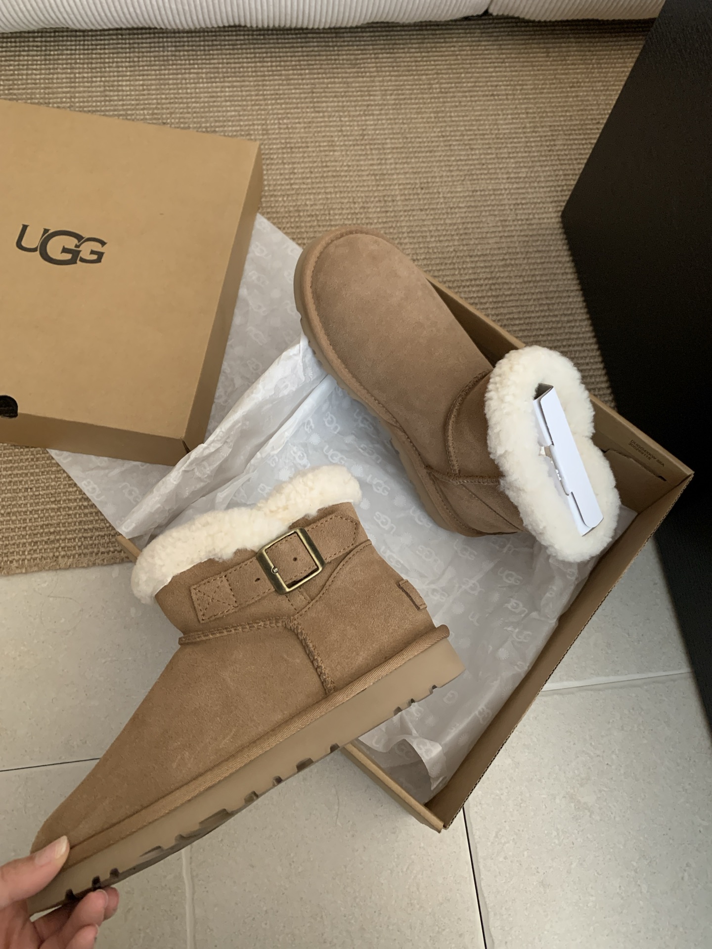 🔥𝐔*𝐠 ₂₀₂₅ . 卷毛一排扣雪地靴.美拉德色女孩的梦中情靴～全手工制作头层牛反绒 内里泰迪羊卷毛搭