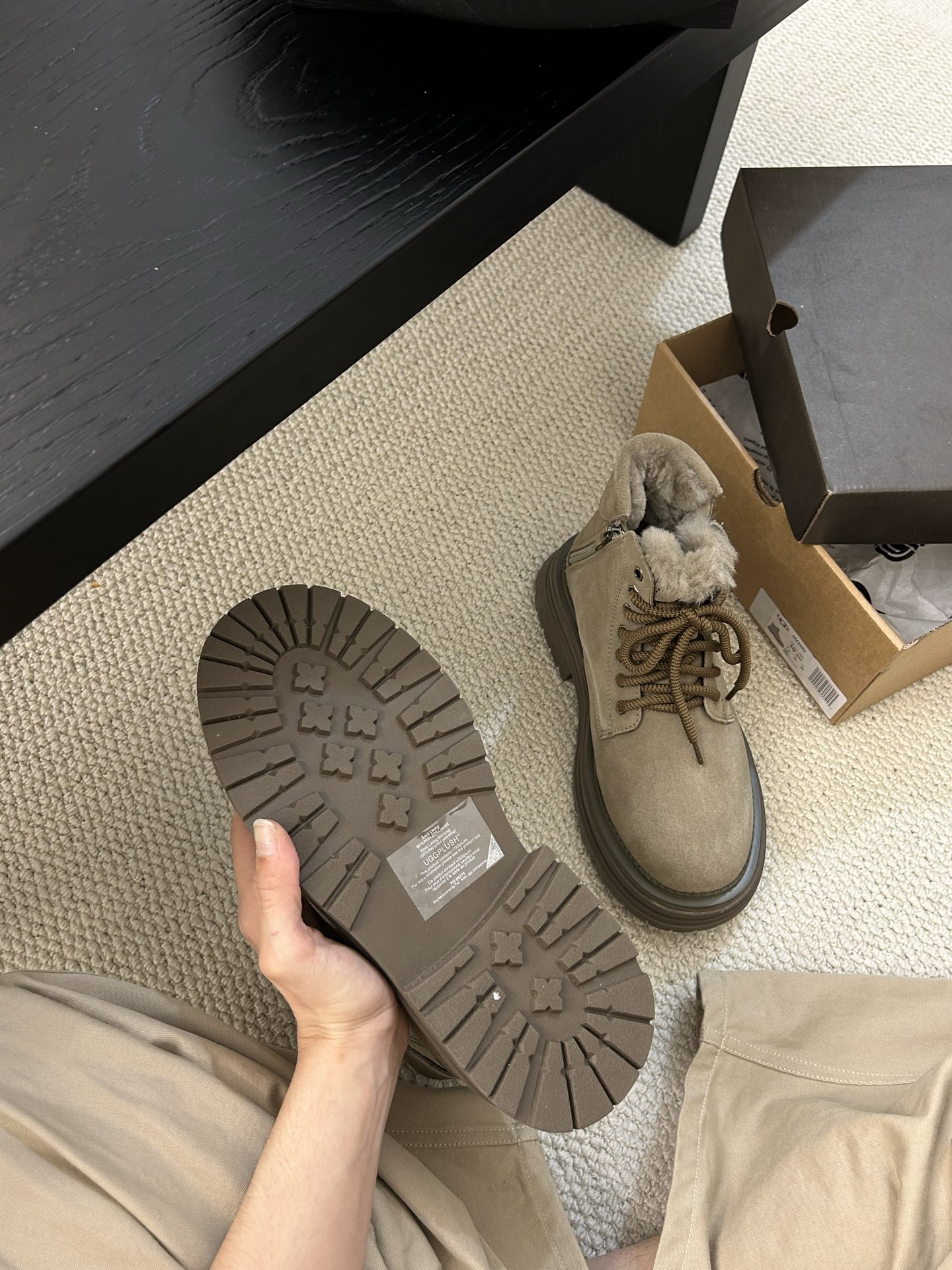 🔥ugg新款男士🚹工装拉链男鞋，牛皮羊毛搭配防滑大底，斜拉链设计男士首选必备，随意搭配 帅气可佳，两色 