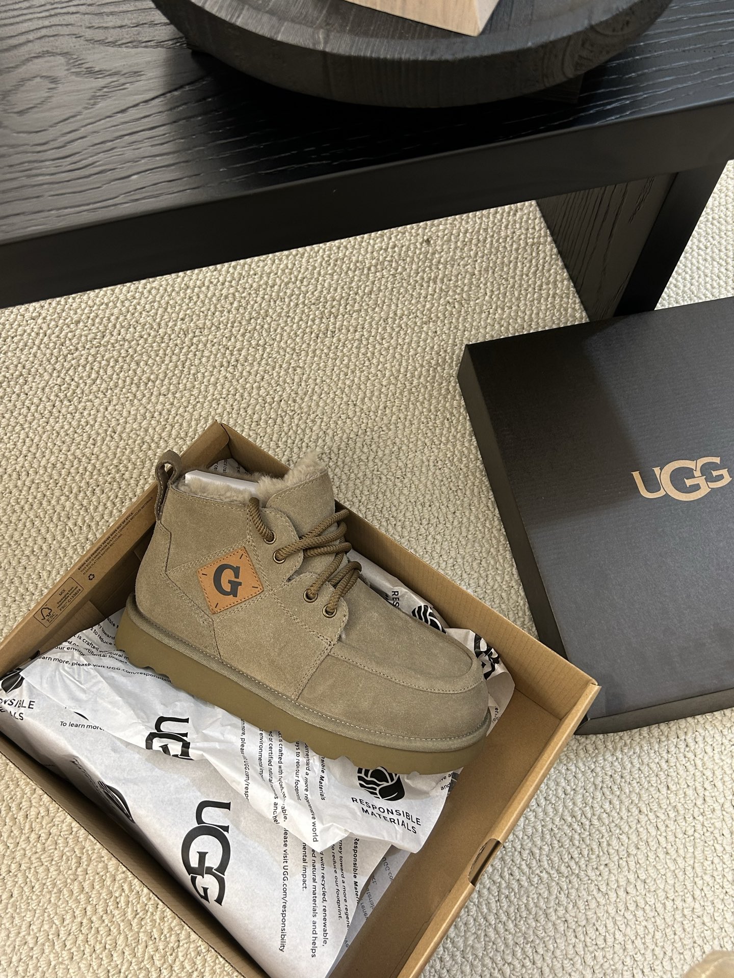 🔥UGG冬季新款男款时尚舒适厚底系带高帮 ，牛皮羊毛 男士必备。颜色：栗色。羚羊 甘草色 码数：40-4