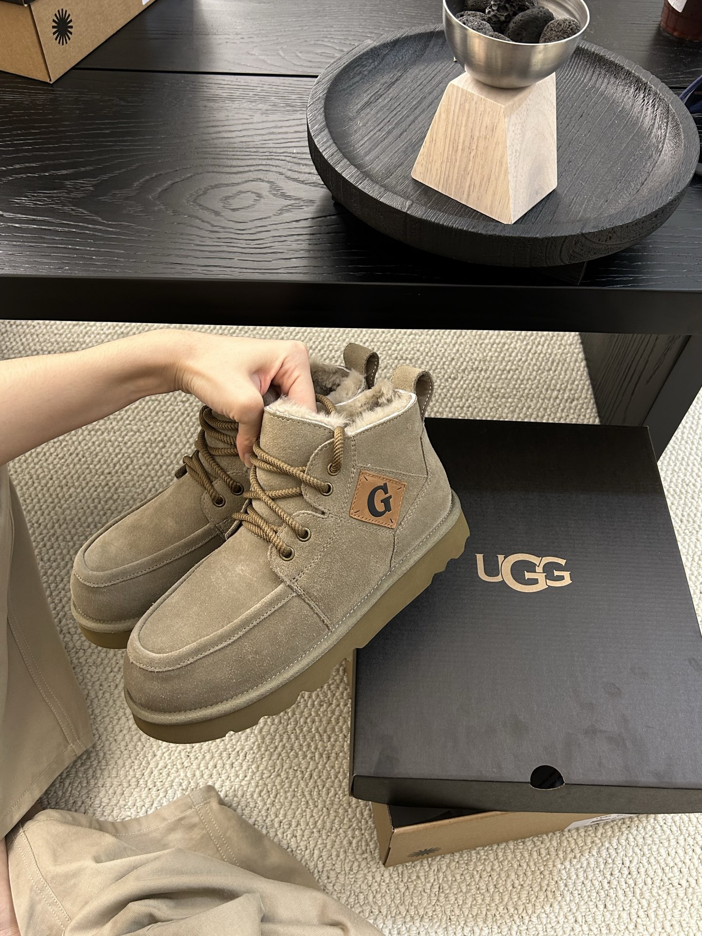 🔥UGG冬季新款男款时尚舒适厚底系带高帮 ，牛皮羊毛 男士必备。颜色：栗色。羚羊 甘草色 码数：40-4