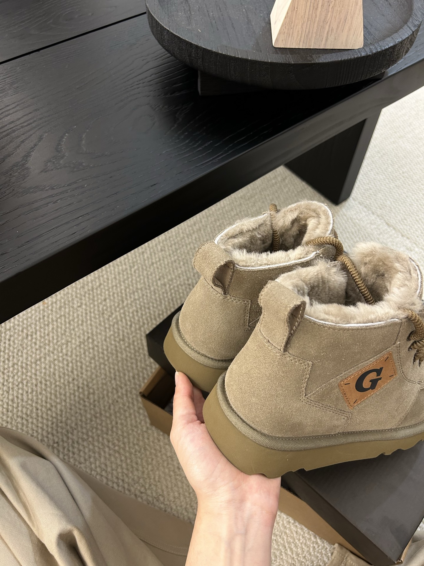 🔥UGG冬季新款男款时尚舒适厚底系带高帮 ，牛皮羊毛 男士必备。颜色：栗色。羚羊 甘草色 码数：40-4