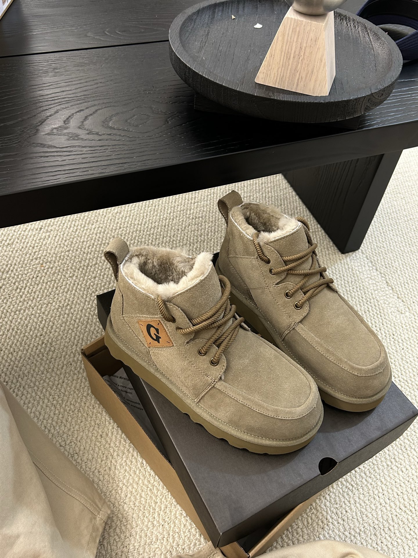🔥UGG冬季新款男款时尚舒适厚底系带高帮 ，牛皮羊毛 男士必备。颜色：栗色。羚羊 甘草色 码数：40-4