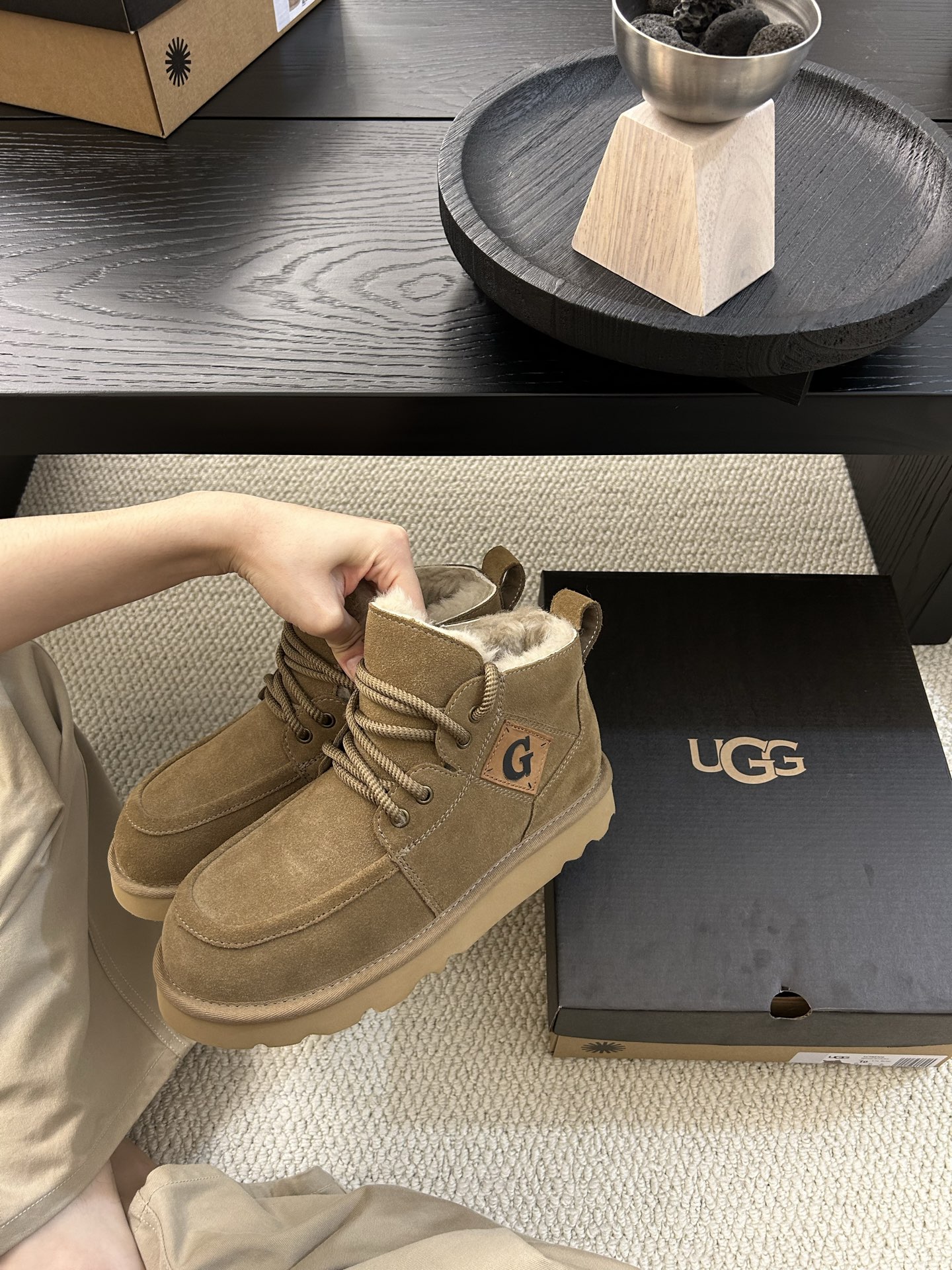 🔥UGG冬季新款男款时尚舒适厚底系带高帮 ，牛皮羊毛 男士必备。颜色：栗色。羚羊 甘草色 码数：40-4
