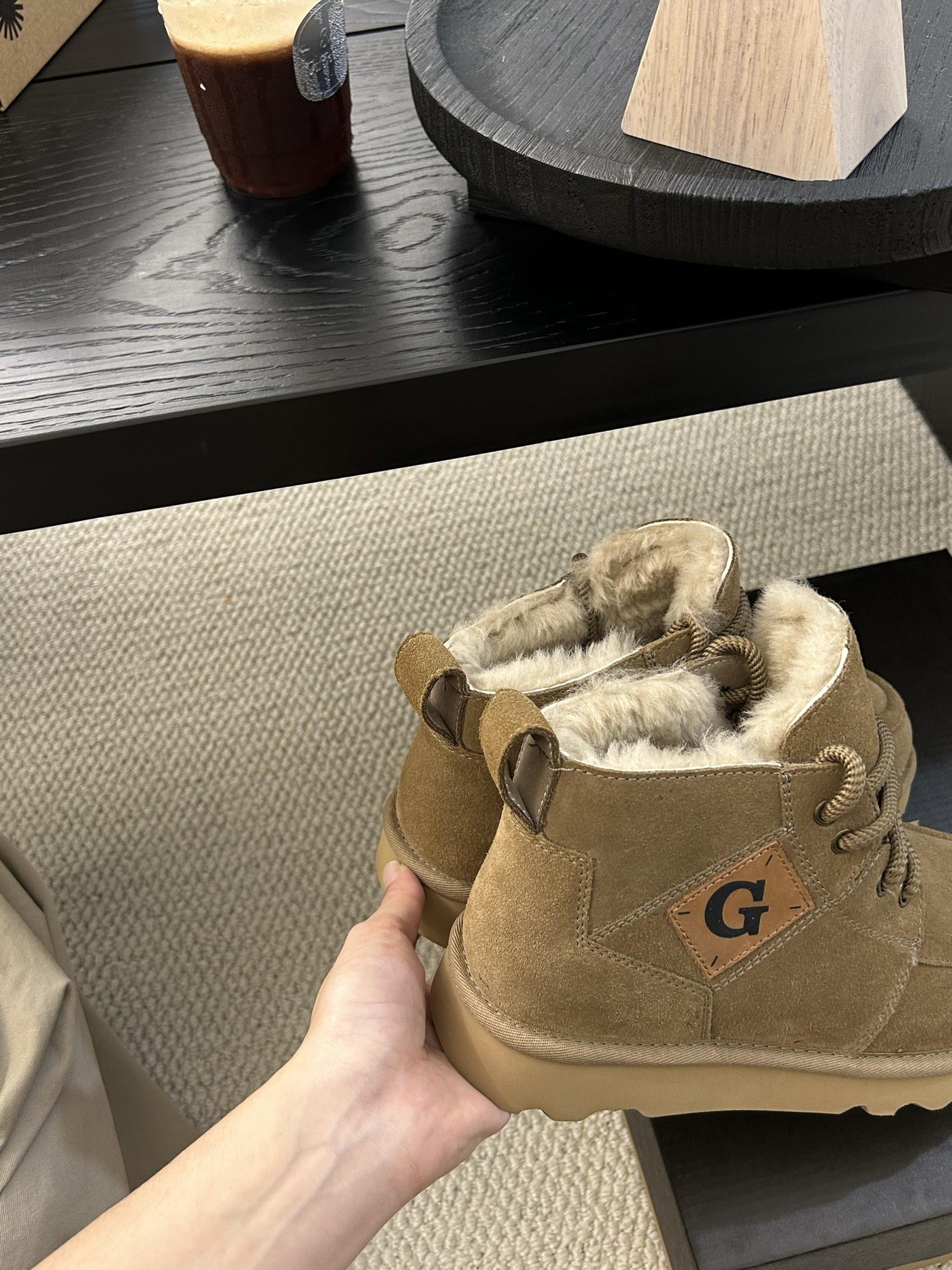 🔥UGG冬季新款男款时尚舒适厚底系带高帮 ，牛皮羊毛 男士必备。颜色：栗色。羚羊 甘草色 码数：40-4