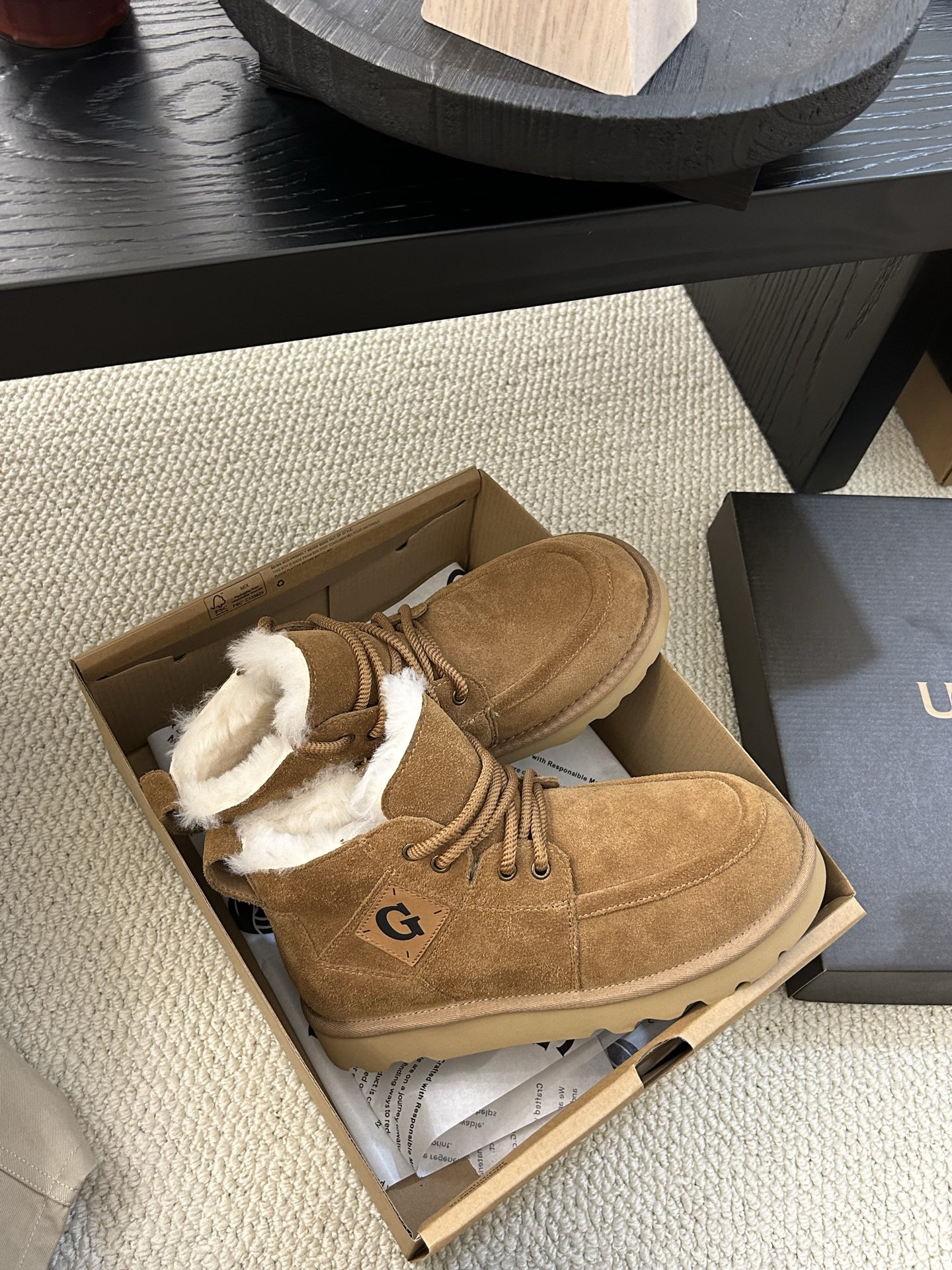 🔥UGG冬季新款男款时尚舒适厚底系带高帮 ，牛皮羊毛 男士必备。颜色：栗色。羚羊 甘草色 码数：40-4
