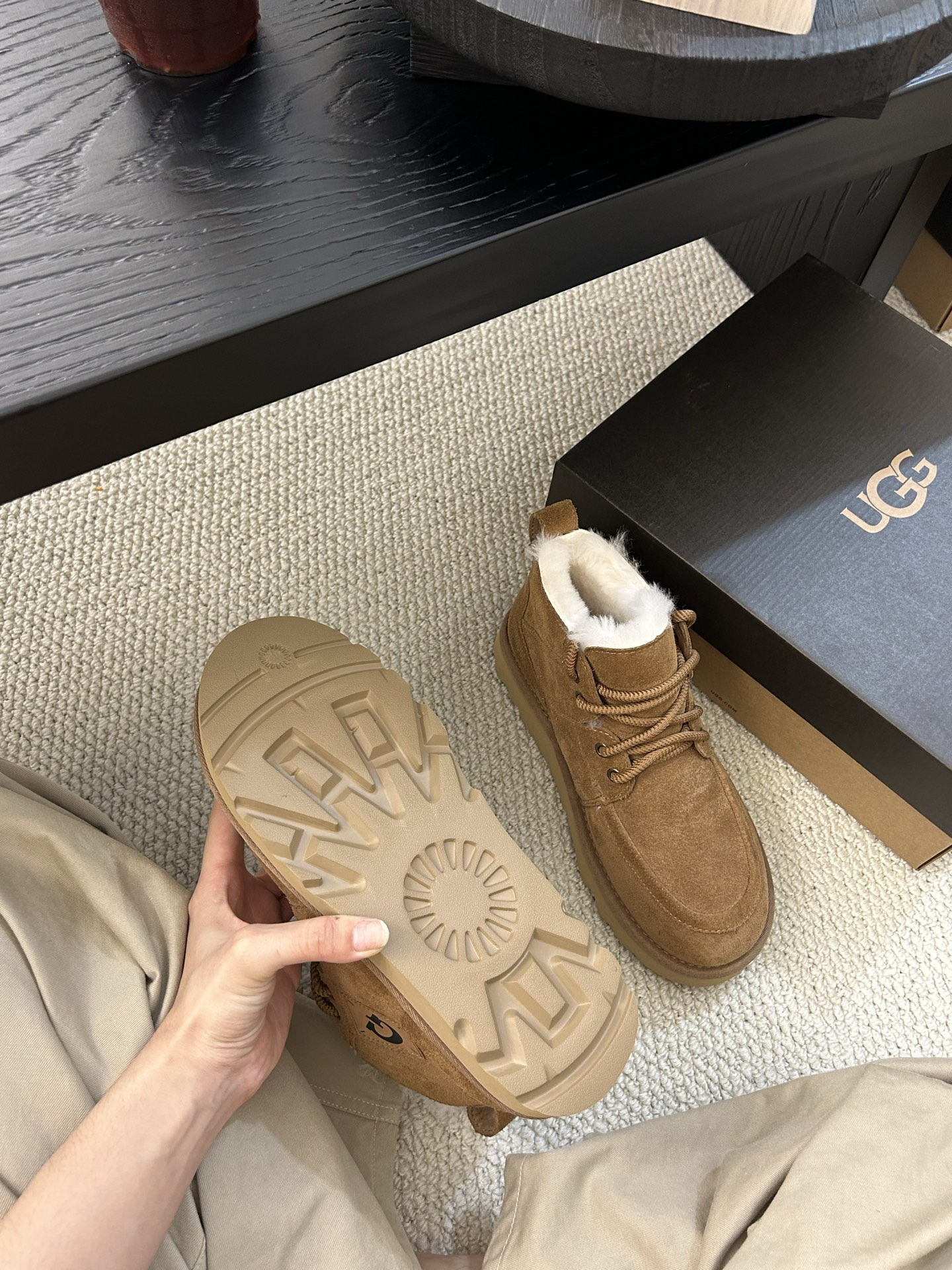 🔥UGG冬季新款男款时尚舒适厚底系带高帮 ，牛皮羊毛 男士必备。颜色：栗色。羚羊 甘草色 码数：40-4
