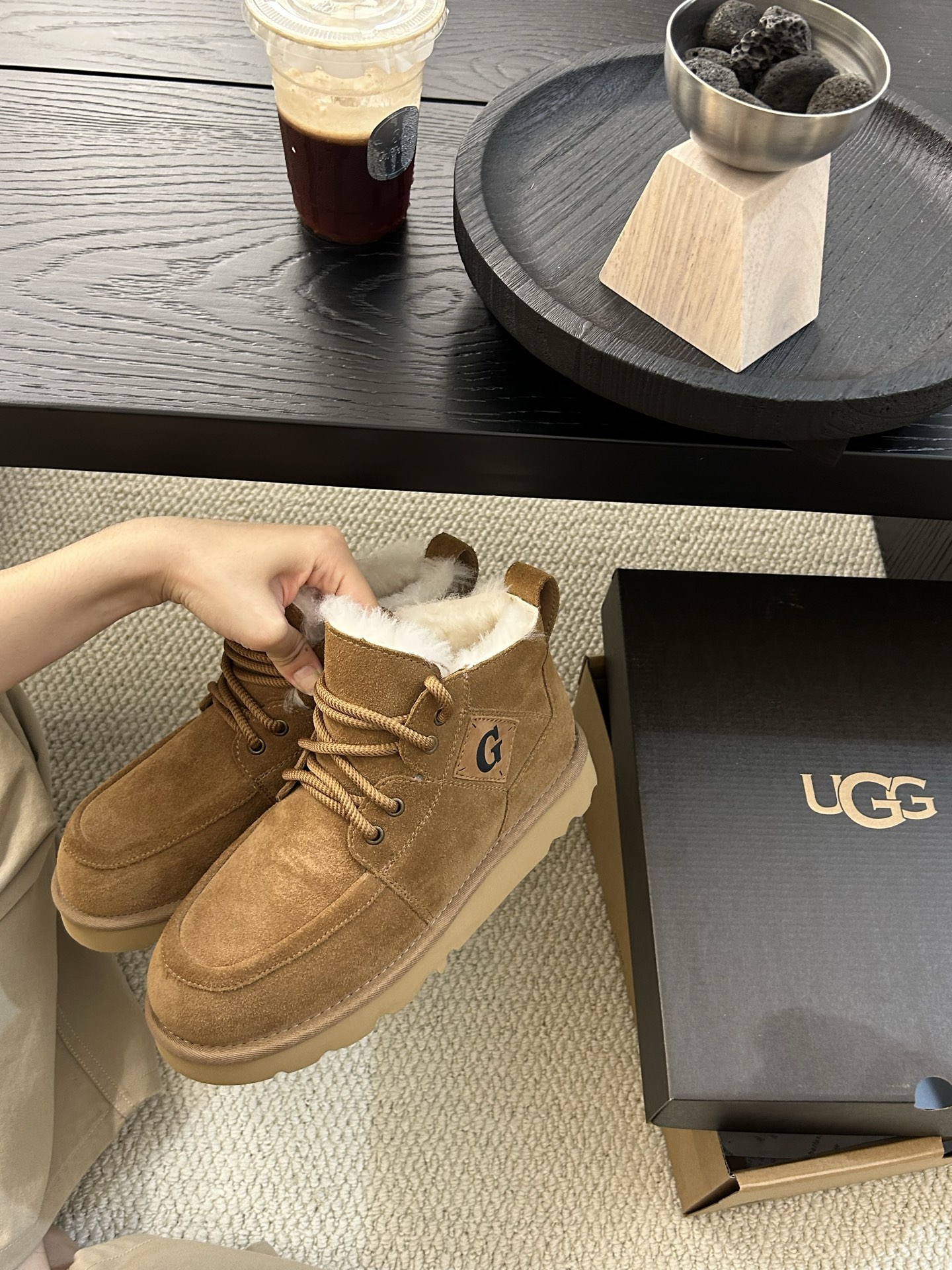 🔥UGG冬季新款男款时尚舒适厚底系带高帮 ，牛皮羊毛 男士必备。颜色：栗色。羚羊 甘草色 码数：40-4