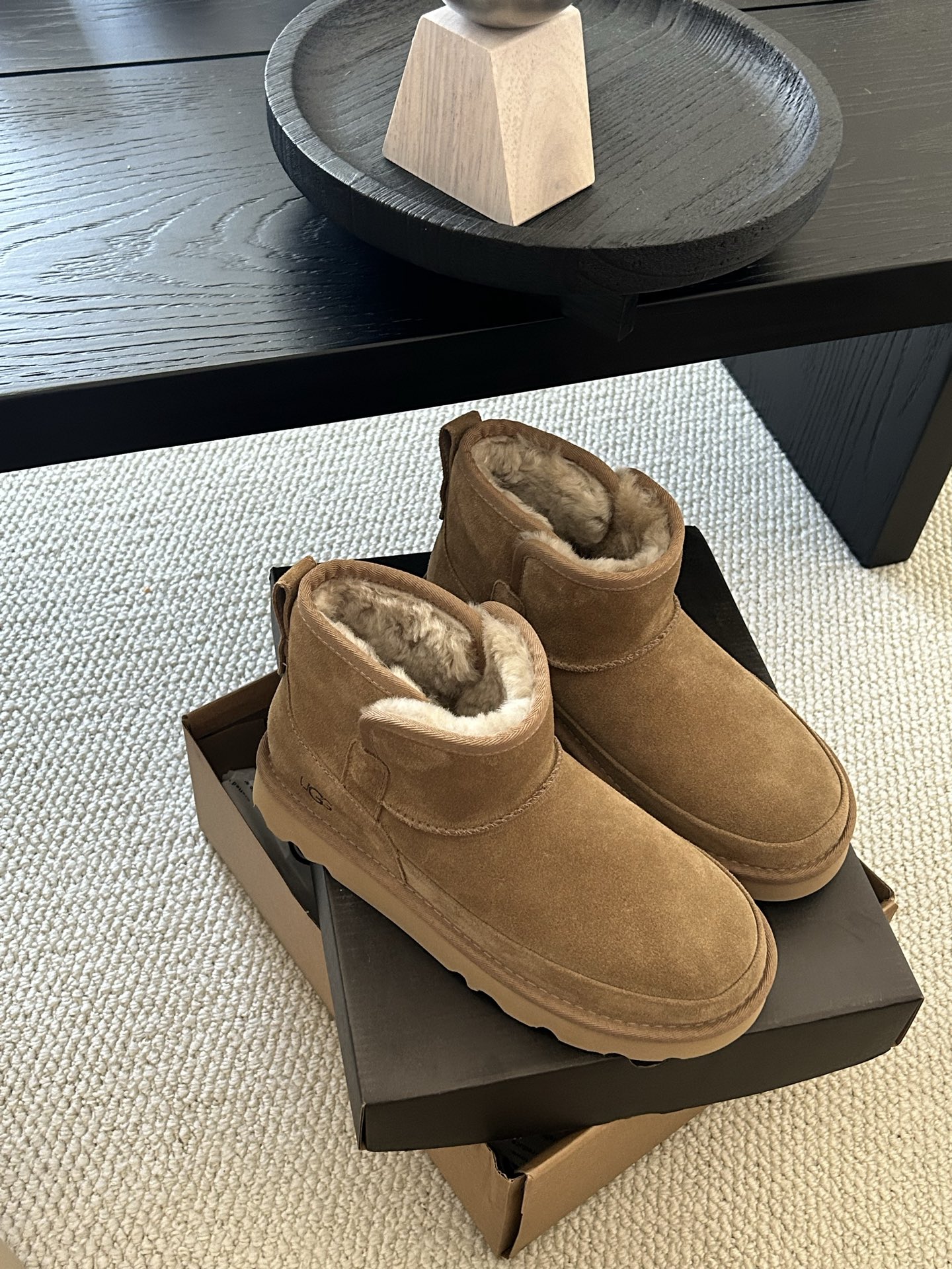 🔥型号8302 新款男士侧开口经典男鞋，很帅气的一款，牛皮羊毛 男士中的经典款，百搭三色：栗色 羚羊 甘