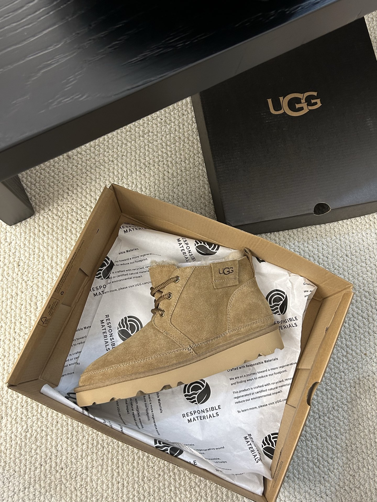 🔥型号8305款！牛皮羊毛，低帮系带款、男士休闲款，随意穿搭 防滑舒适 男神必备颜色：栗色 甘草色。羚羊