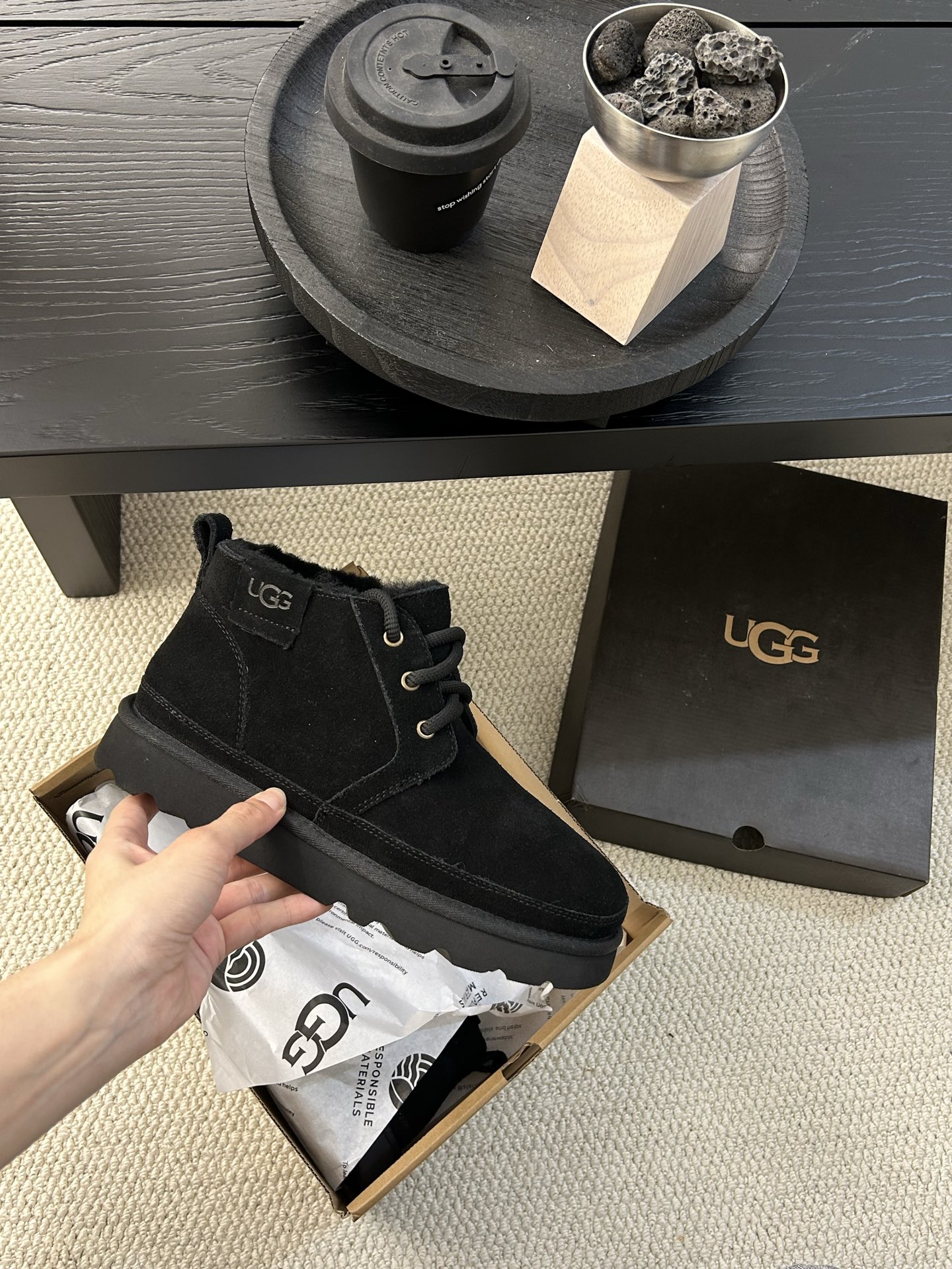 🔥型号8305款！牛皮羊毛，低帮系带款、男士休闲款，随意穿搭 防滑舒适 男神必备颜色：栗色 甘草色。羚羊