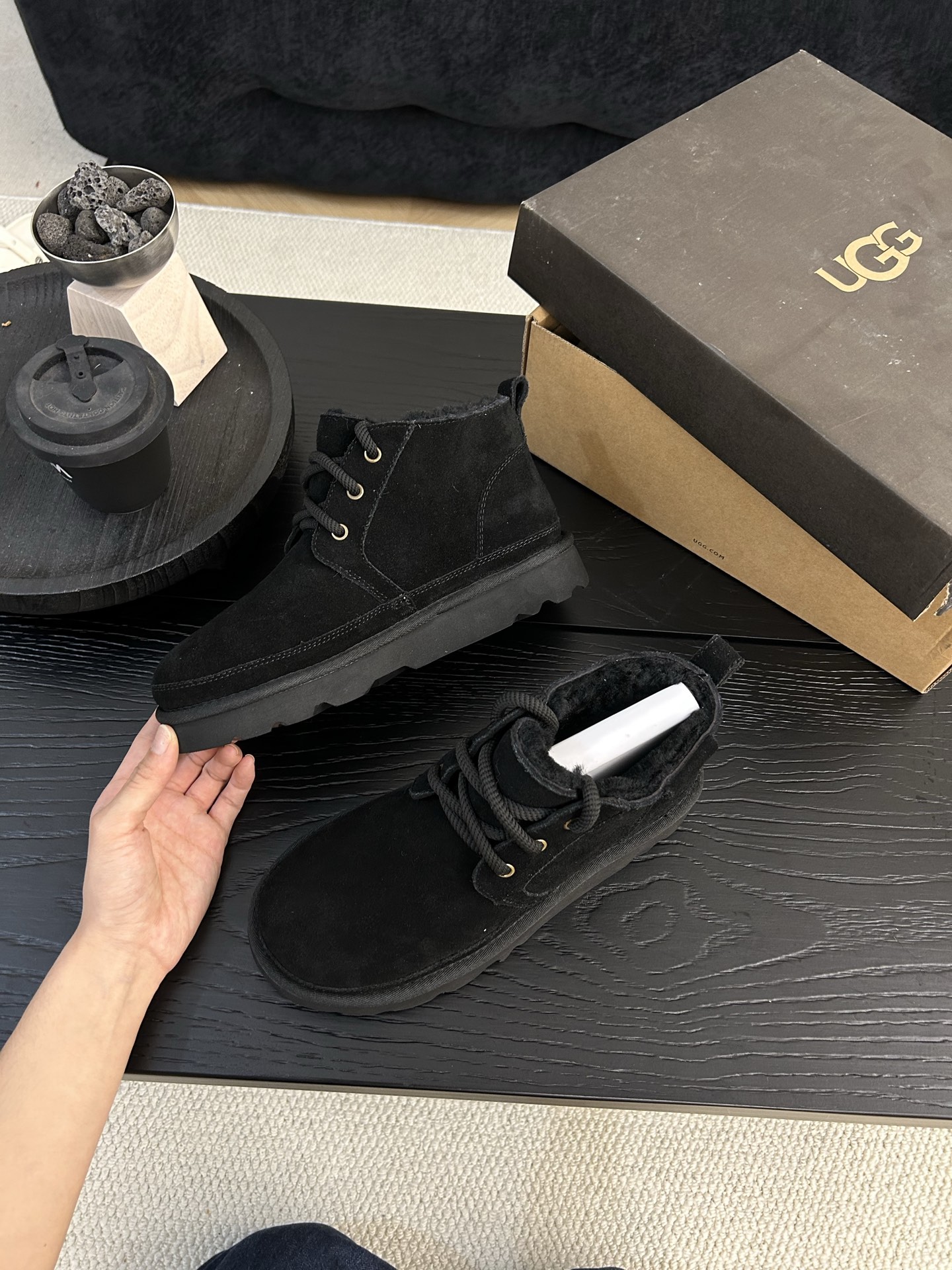 🔥型号8305款！牛皮羊毛，低帮系带款、男士休闲款，随意穿搭 防滑舒适 男神必备颜色：栗色 甘草色。羚羊