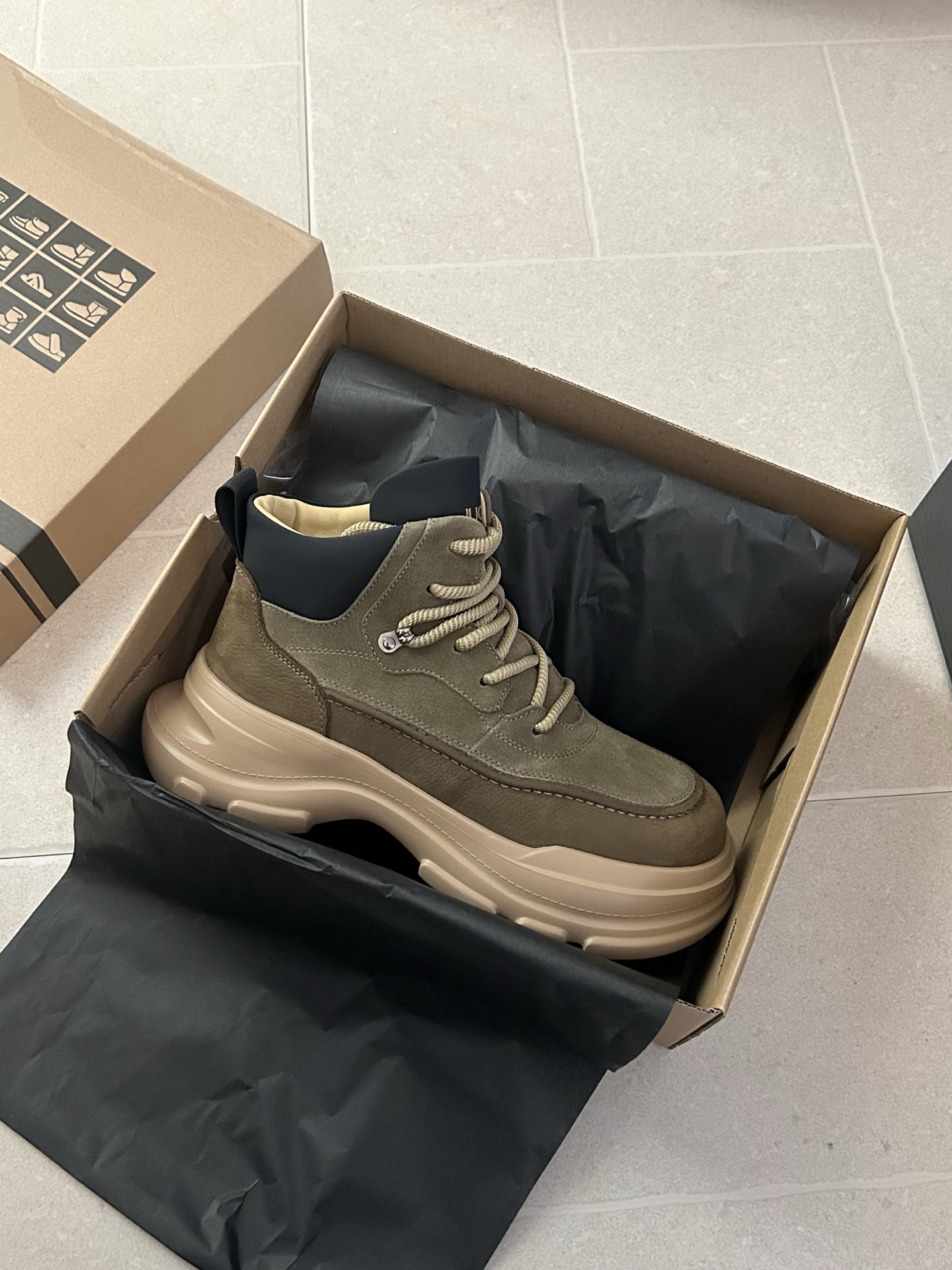 🔥𝐔*𝐠 ₂₀₂₅ . YM-525 工装马丁男鞋时尚感十足 休闲百搭 很年轻系列牛皮鞋面高级又不显老气