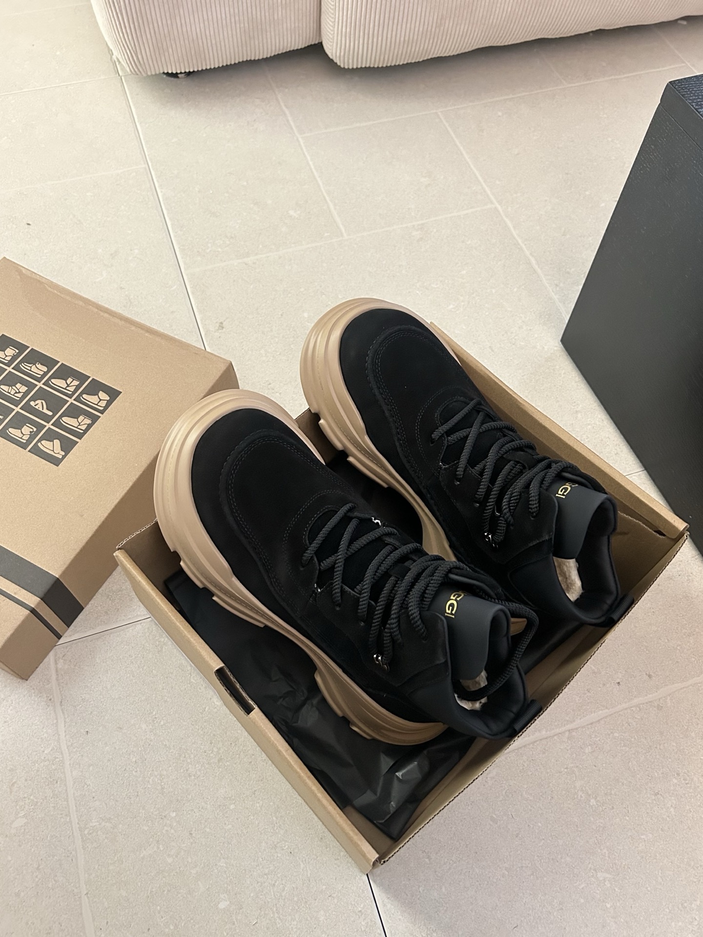 🔥𝐔*𝐠 ₂₀₂₅ . YM-525 工装马丁男鞋时尚感十足 休闲百搭 很年轻系列牛皮鞋面高级又不显老气