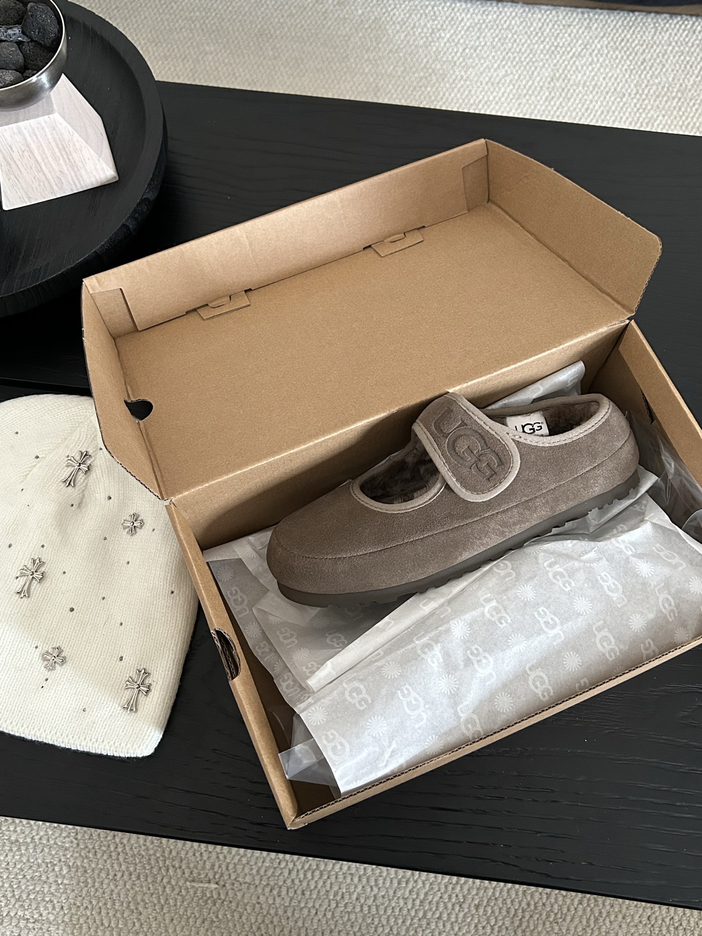 NO:560212,Walnut details, half-flop slippers19860909胡桃木细节,半拖毛毛鞋,Women's Shoes