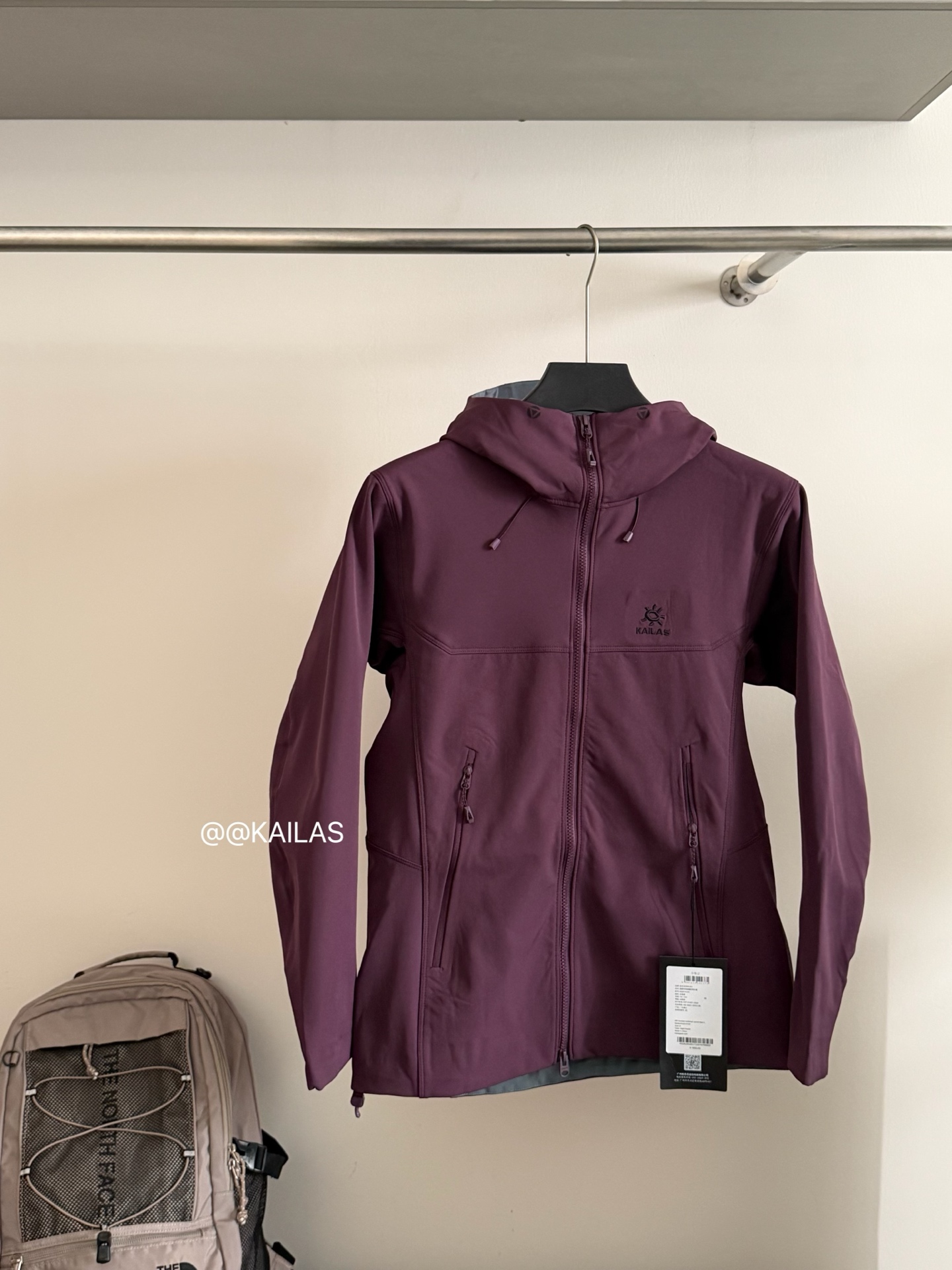 KAILAS软壳冲锋衣/玄夜紫细节