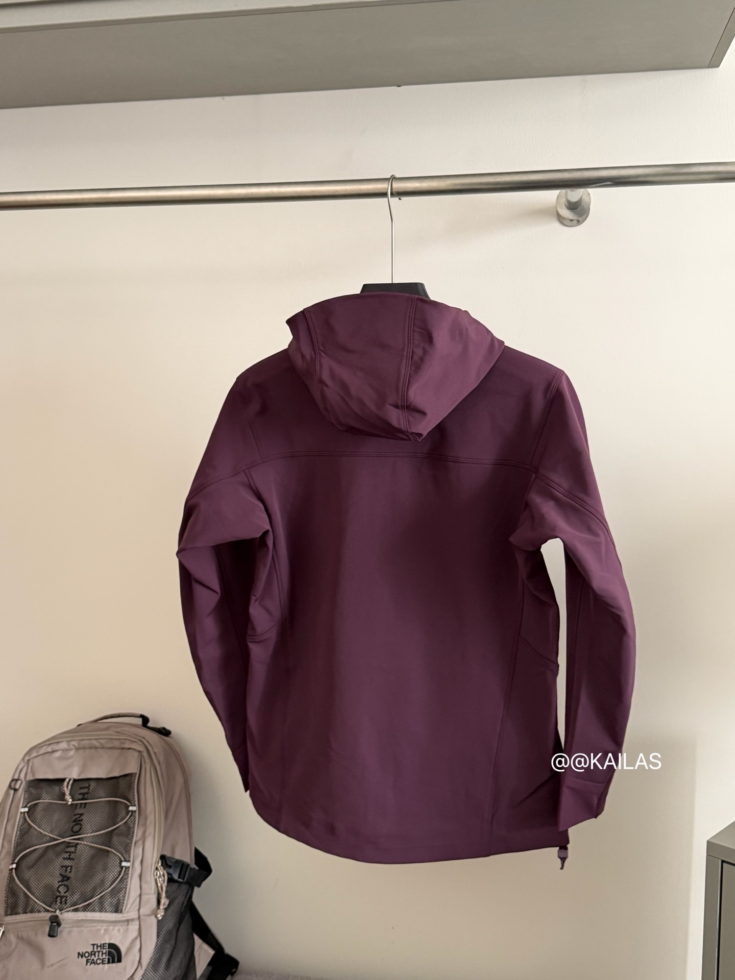 KAILAS软壳冲锋衣/玄夜紫细节