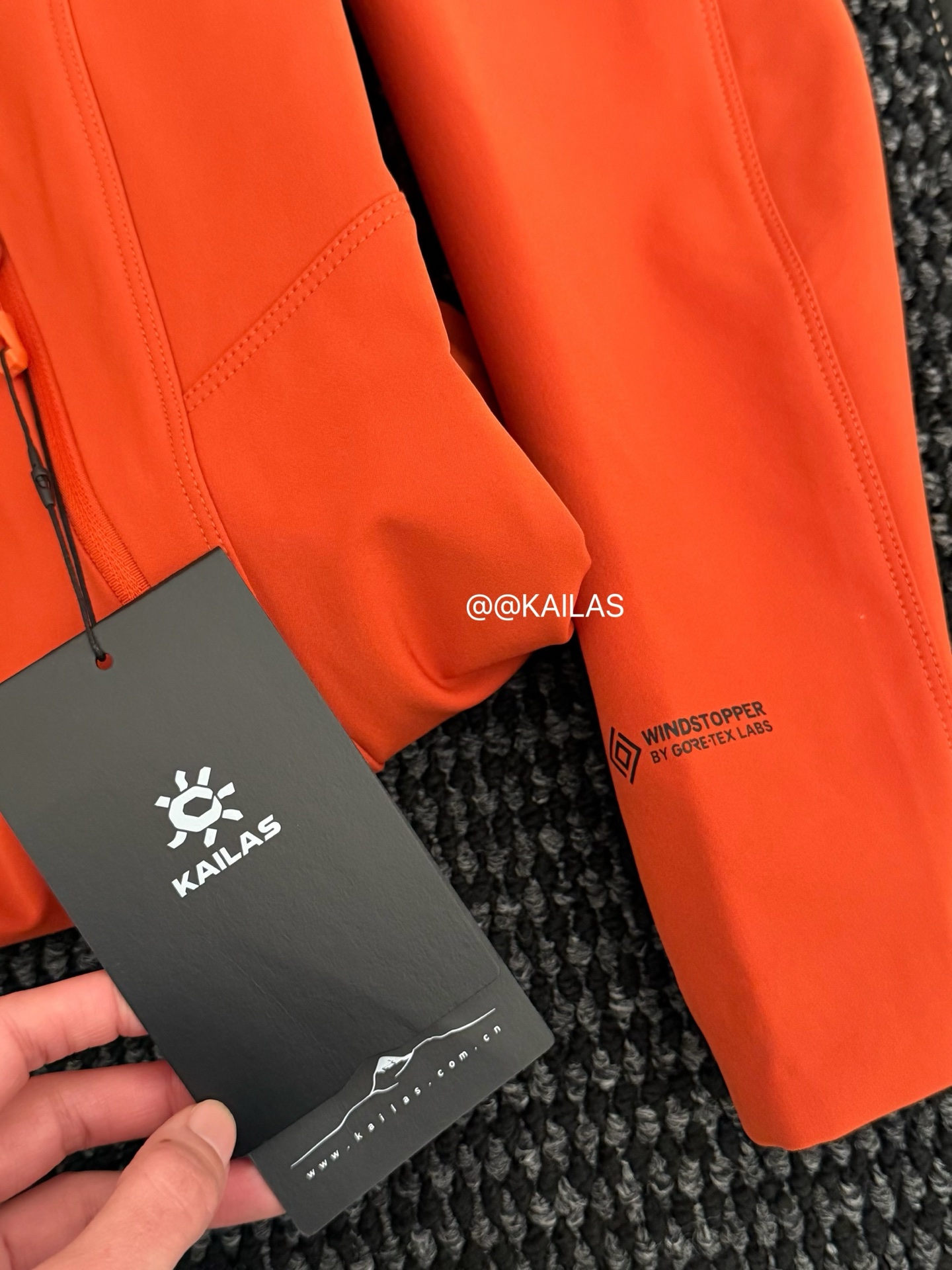 KAILAS软壳冲锋衣/氧化橙细节
