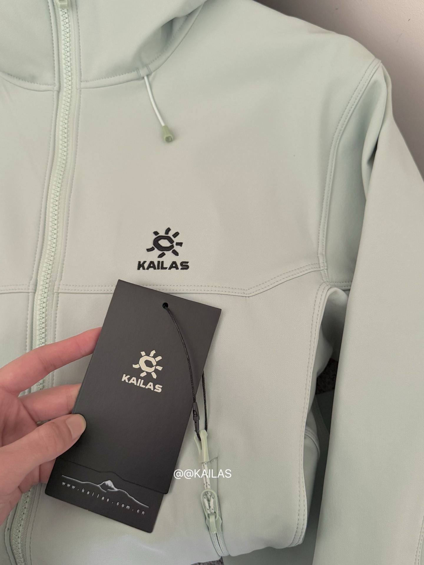 KAILAS软壳冲锋衣/冰湖绿细节