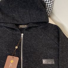 Loro Piana&lP🆕FW2025新款针织毛呢连帽夹克外套。全系采用原版五金,非常高级,立挺有型; Loro Piana&lP🆕FW2025新款针织毛呢连帽夹克外套。全系采用原版五金,非常高级,立挺有型;