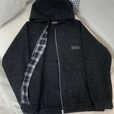 Loro Piana&lP🆕FW2025新款针织毛呢连帽夹克外套。全系采用原版五金,非常高级,立挺有型; Loro Piana&lP🆕FW2025新款针织毛呢连帽夹克外套。全系采用原版五金,非常高级,立挺有型;