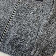 Loro Piana&lP🆕FW2025新款针织毛呢夹克外套。全系采用原版五金,领口及袖口下摆采用弹力螺 Loro Piana&lP🆕FW2025新款针织毛呢夹克外套。全系采用原版五金,领口及袖口下摆采用弹力螺