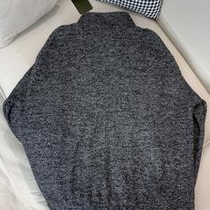 Loro Piana&lP🆕FW2025新款针织毛呢夹克外套。全系采用原版五金,领口及袖口下摆采用弹力螺 Loro Piana&lP🆕FW2025新款针织毛呢夹克外套。全系采用原版五金,领口及袖口下摆采用弹力螺