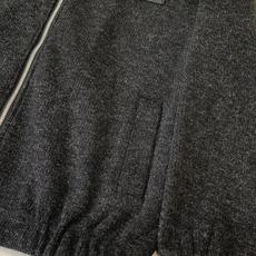Loro Piana&lP🆕FW2025新款针织毛呢夹克外套。全系采用原版五金,领口及袖口下摆采用弹力螺 Loro Piana&lP🆕FW2025新款针织毛呢夹克外套。全系采用原版五金,领口及袖口下摆采用弹力螺