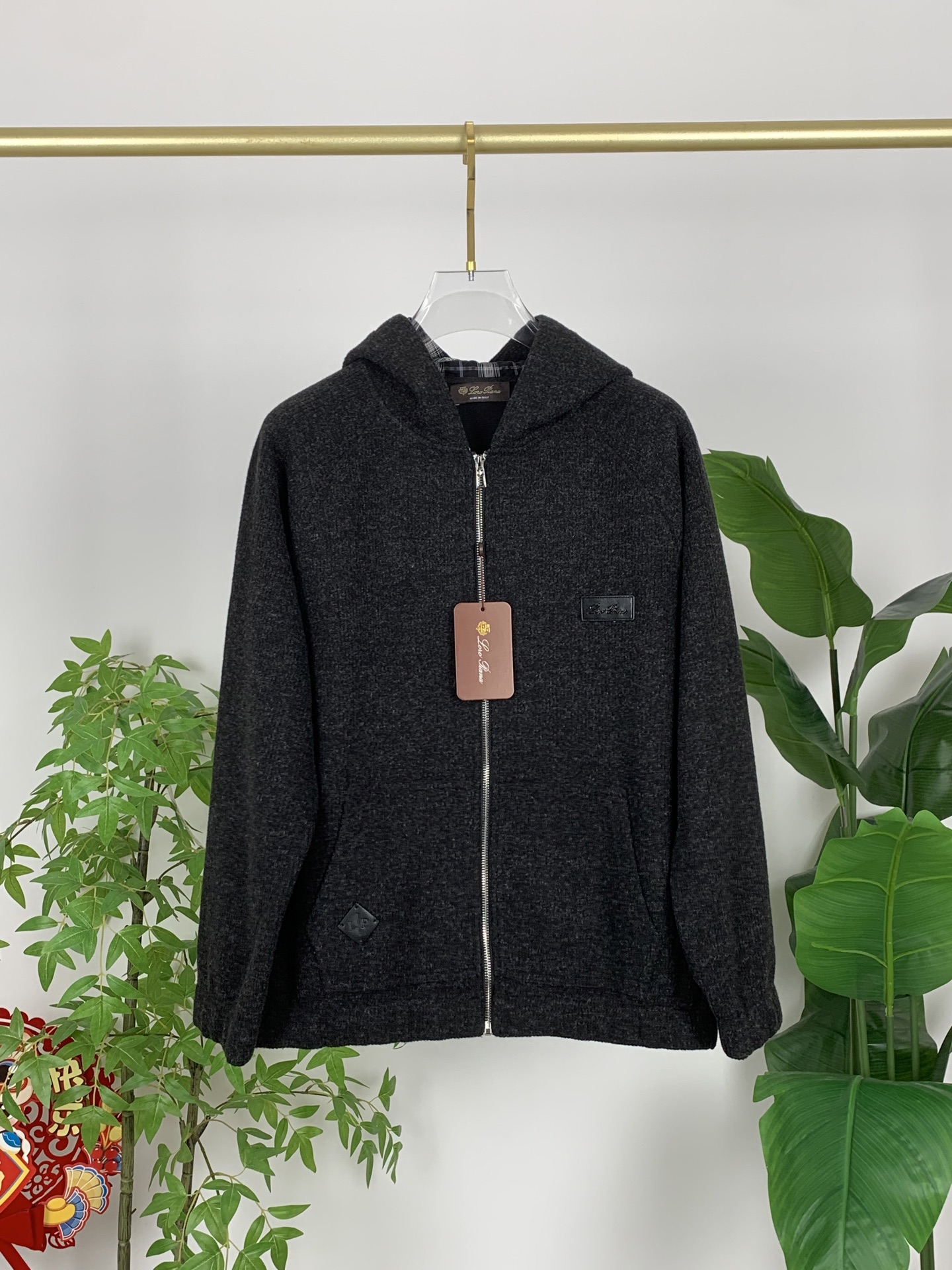 lP🆕-LoroPiana诺悠翩雅🆕25FW秋冬新款老钱风羊毛夹克立领外套，选用进口羊毛面料混纺，拼接配