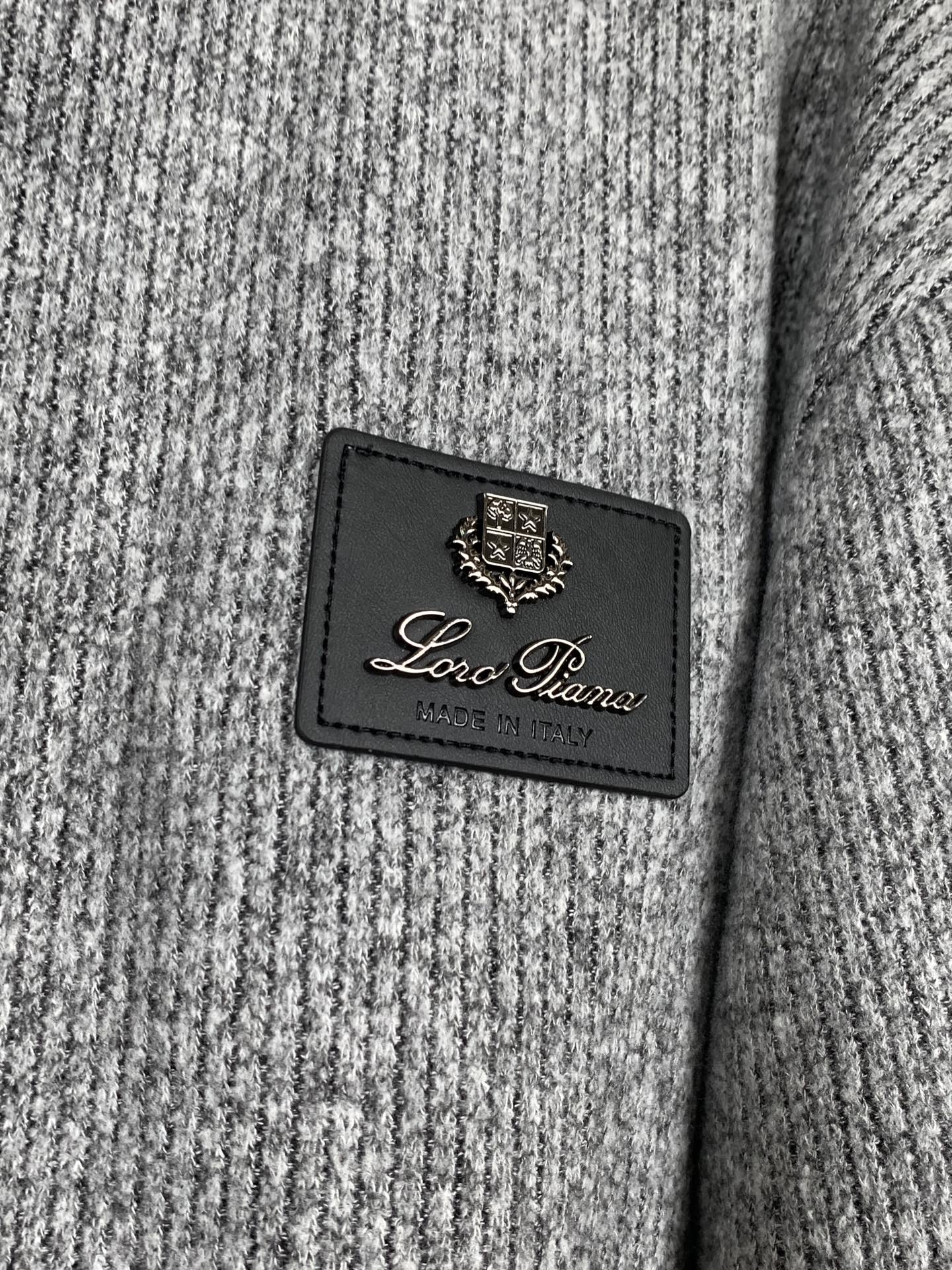 lP🆕-LoroPiana诺悠翩雅🆕25FW秋冬新款老钱风羊毛夹克立领外套，选用进口羊毛面料混纺，拼接配