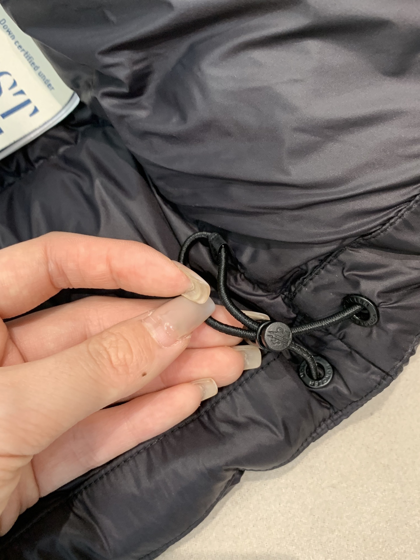 。秋冬新款🆕羽绒服 原版1:1订制五金配件全进口原版定制 欢迎专柜对比 绝对的高品质 采用顶级95白鸭绒