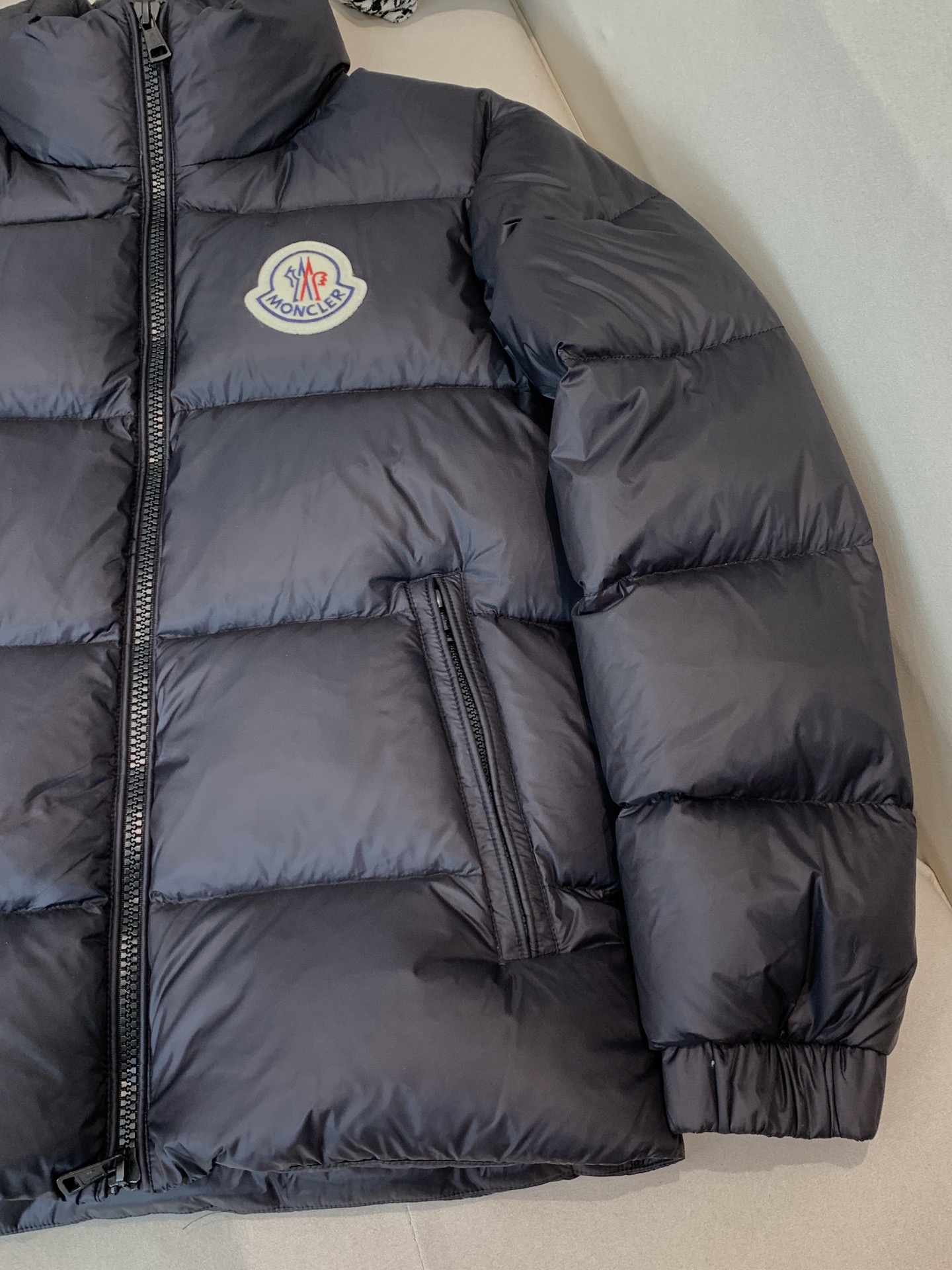 。秋冬新款🆕羽绒服 原版1:1订制五金配件全进口原版定制 欢迎专柜对比 绝对的高品质 采用顶级95白鸭绒