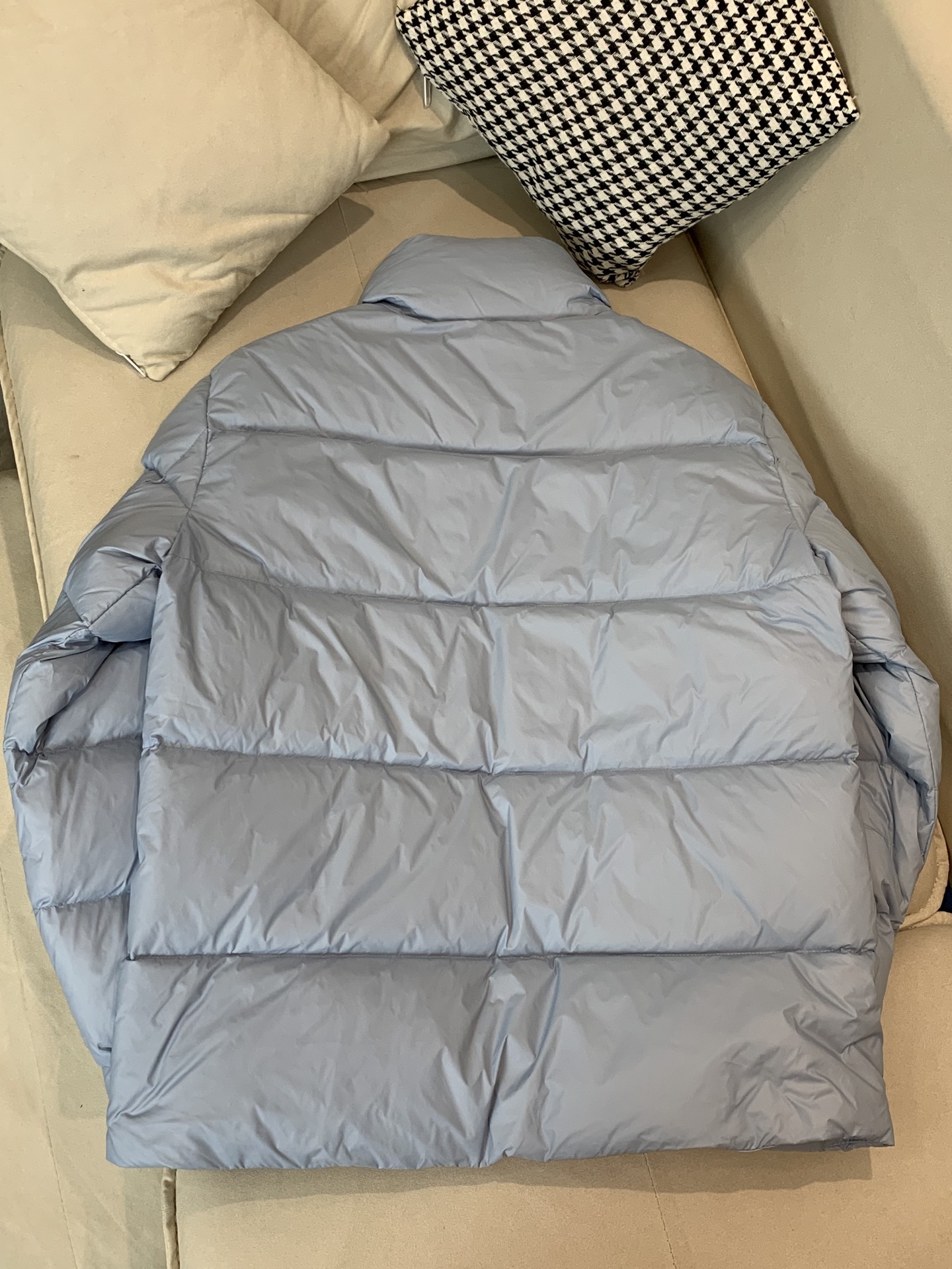 。秋冬新款🆕羽绒服 原版1:1订制五金配件全进口原版定制 欢迎专柜对比 绝对的高品质 采用顶级95白鸭绒