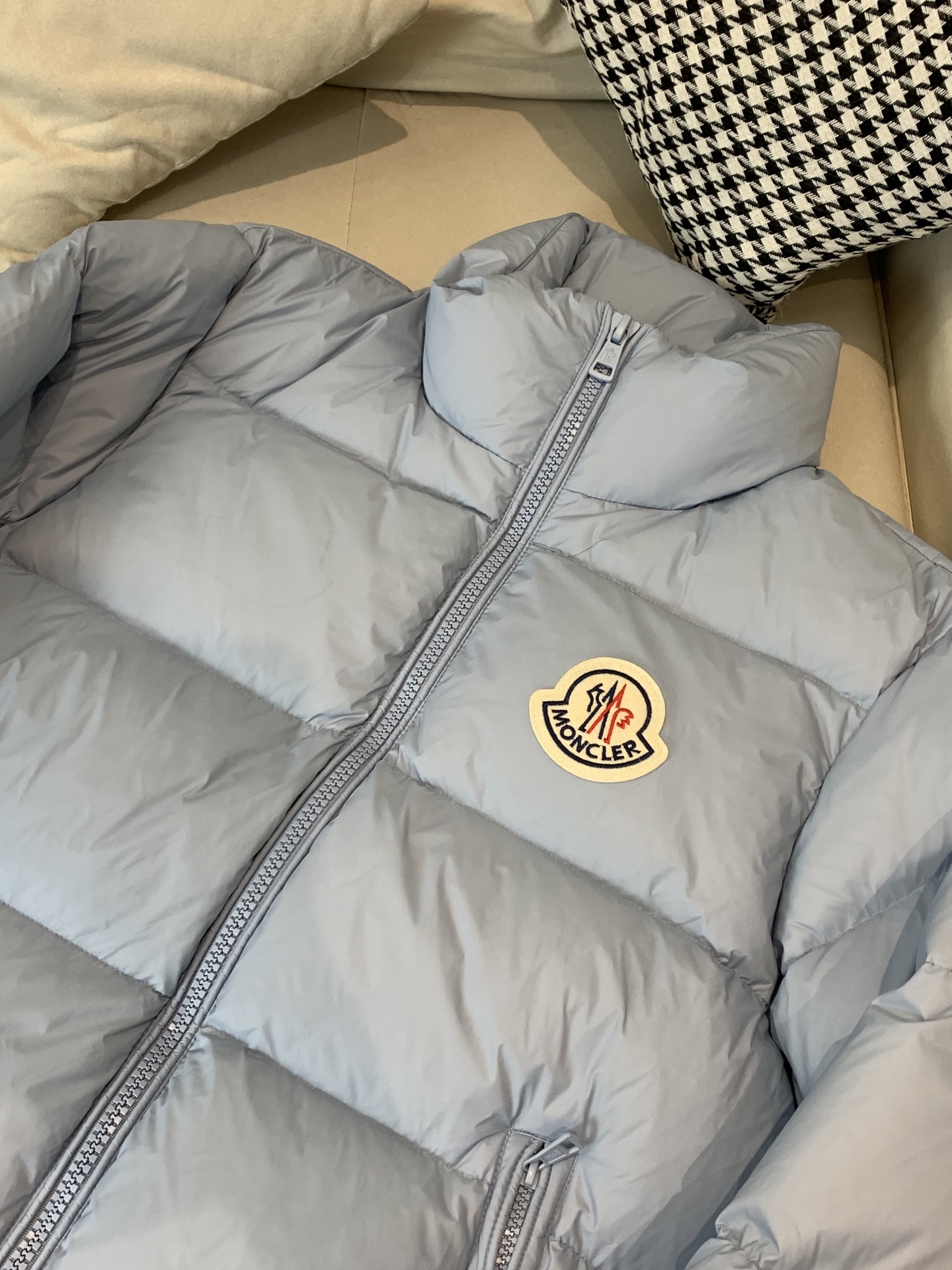 。秋冬新款🆕羽绒服 原版1:1订制五金配件全进口原版定制 欢迎专柜对比 绝对的高品质 采用顶级95白鸭绒