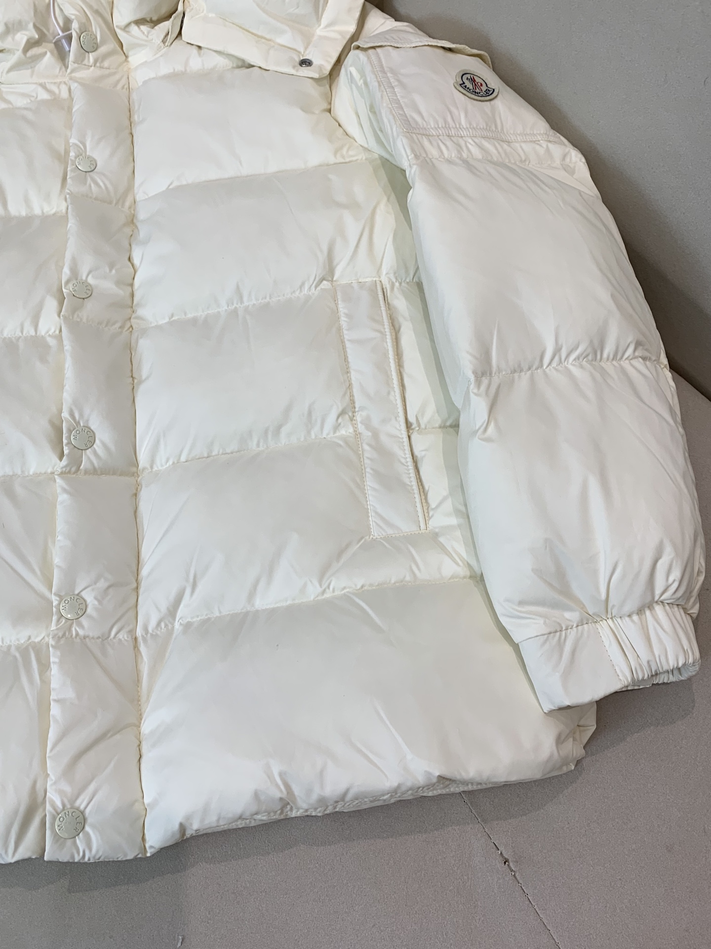 。⬆️Moncler【新品】Maya 70冬季羽绒服夹克外套.干枯玫瑰粉.珍珠灰.火的一塌糊涂.反季柜台