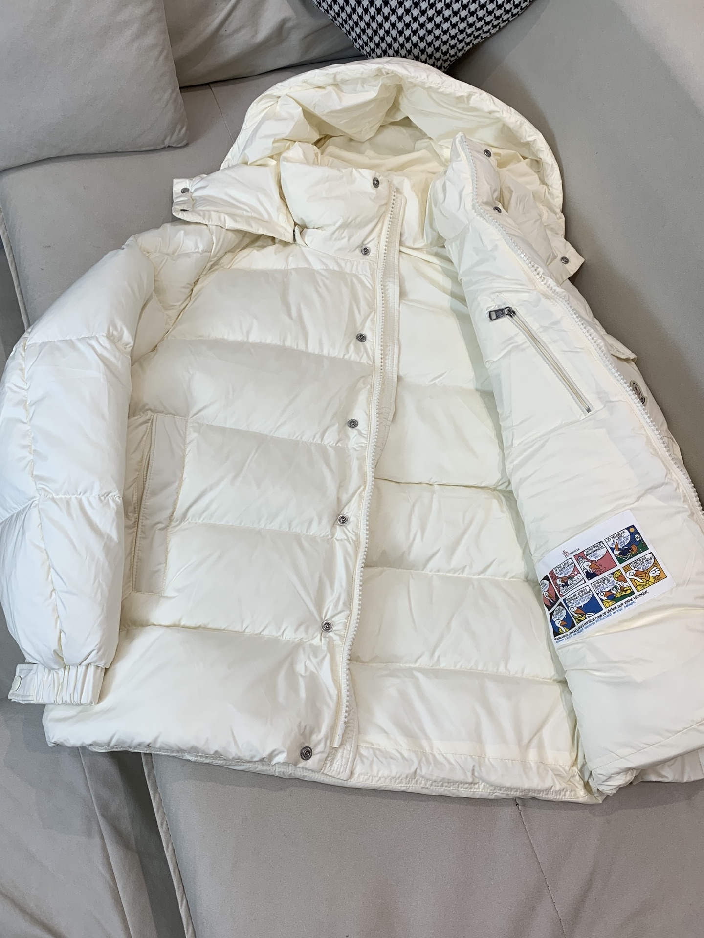 。⬆️Moncler【新品】Maya 70冬季羽绒服夹克外套.干枯玫瑰粉.珍珠灰.火的一塌糊涂.反季柜台