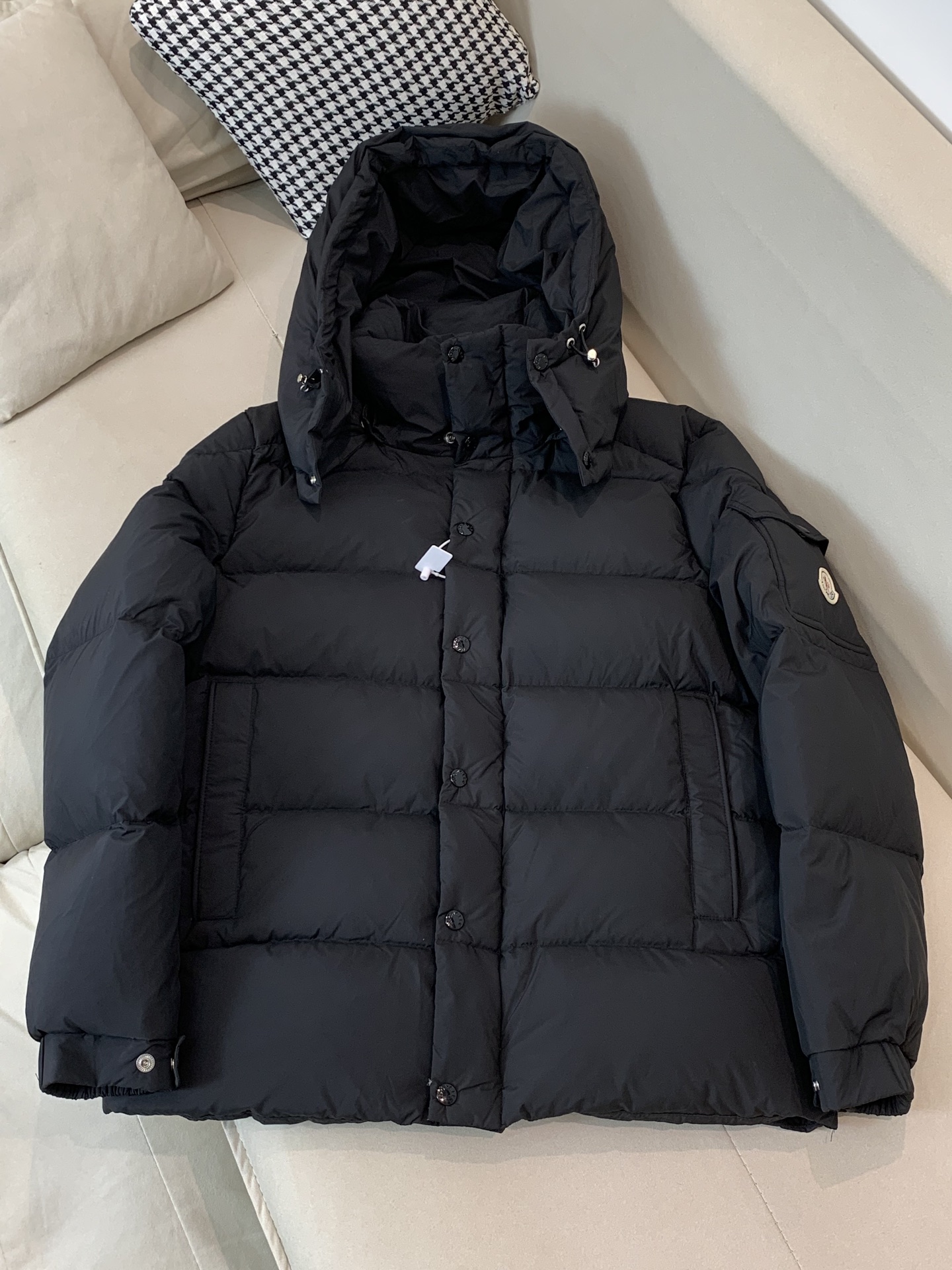 。⬆️Moncler【新品】Maya 70冬季羽绒服夹克外套.干枯玫瑰粉.珍珠灰.火的一塌糊涂.反季柜台