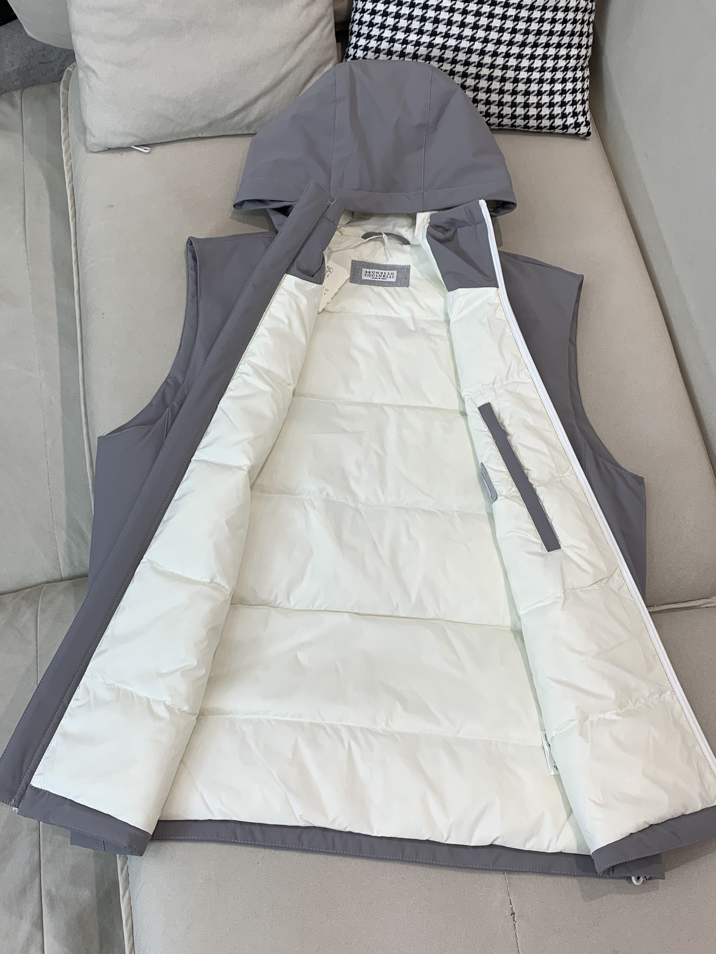 。羽绒 BC-Brunello Cucineli 布鲁内洛 •库奇内利💥独家专供秋冬新款连帽羽绒马甲。贸