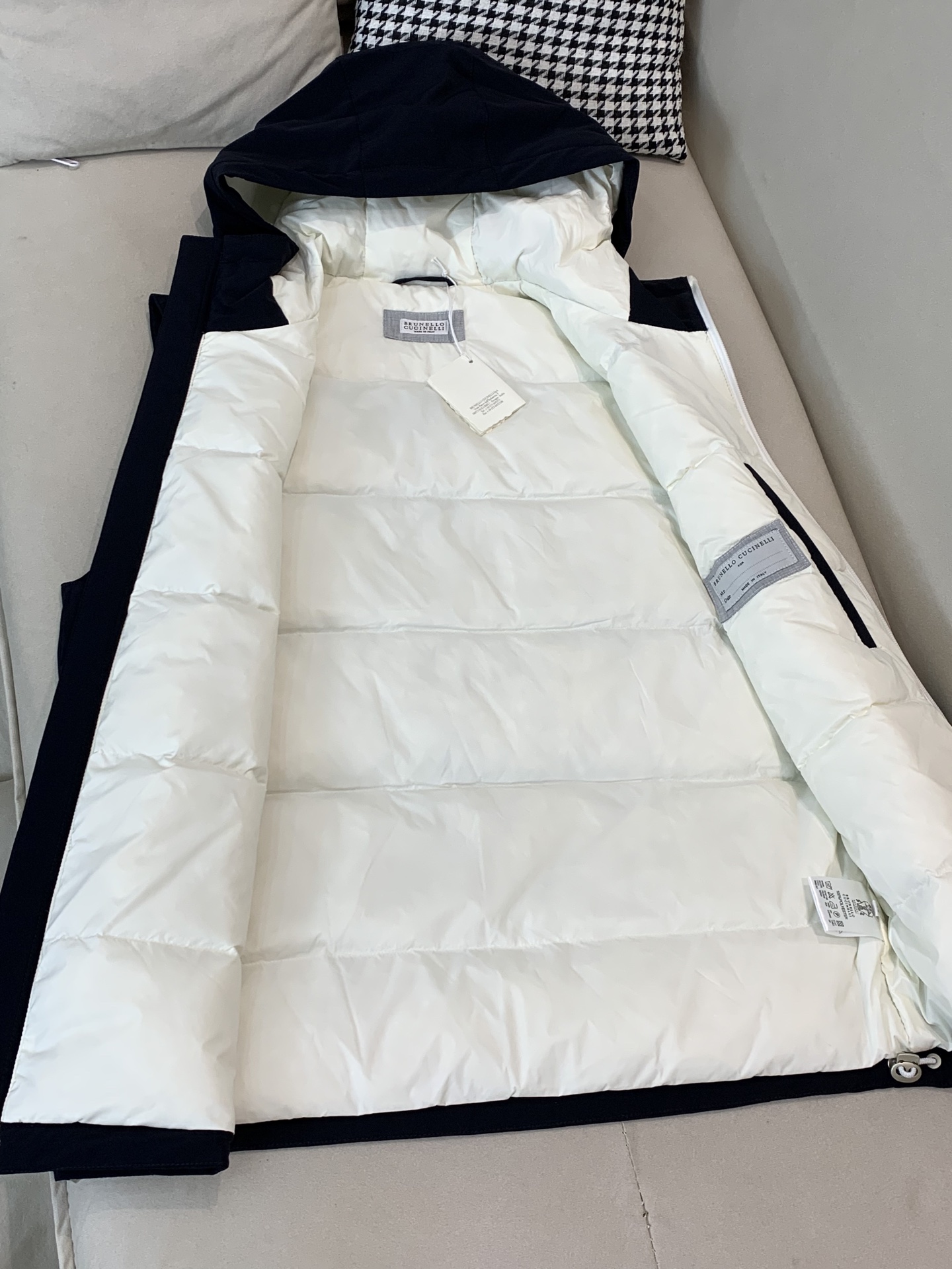 羽绒 BC-Brunello Cucineli 布鲁内洛 •库奇内利💥独家专供秋冬新款连帽羽绒马甲。贸易