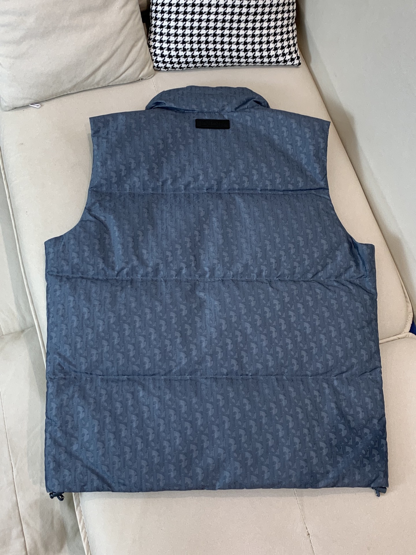 。羽绒 Dior/迪奥家25SS爆款满印暗纹提花立领羽绒马甲 绗缝夹克灰色提花科技面料 Oblique 