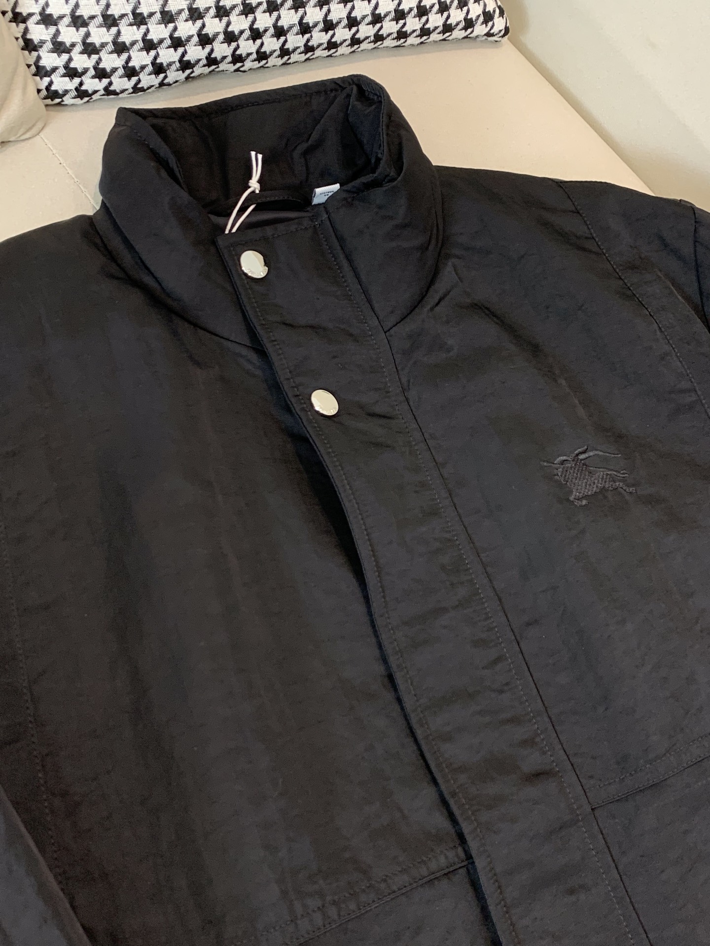 。 羽绒 巴宝莉2025秋冬新款🆕1:1订制五金配件全进口原版定制 欢迎专柜对比 绝对的高品质 采用顶级