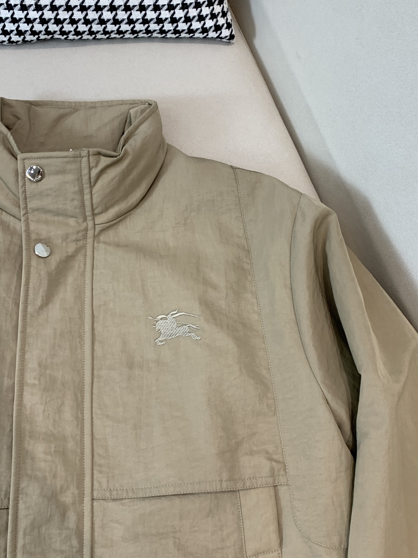 。 羽绒 巴宝莉2025秋冬新款🆕1:1订制五金配件全进口原版定制 欢迎专柜对比 绝对的高品质 采用顶级