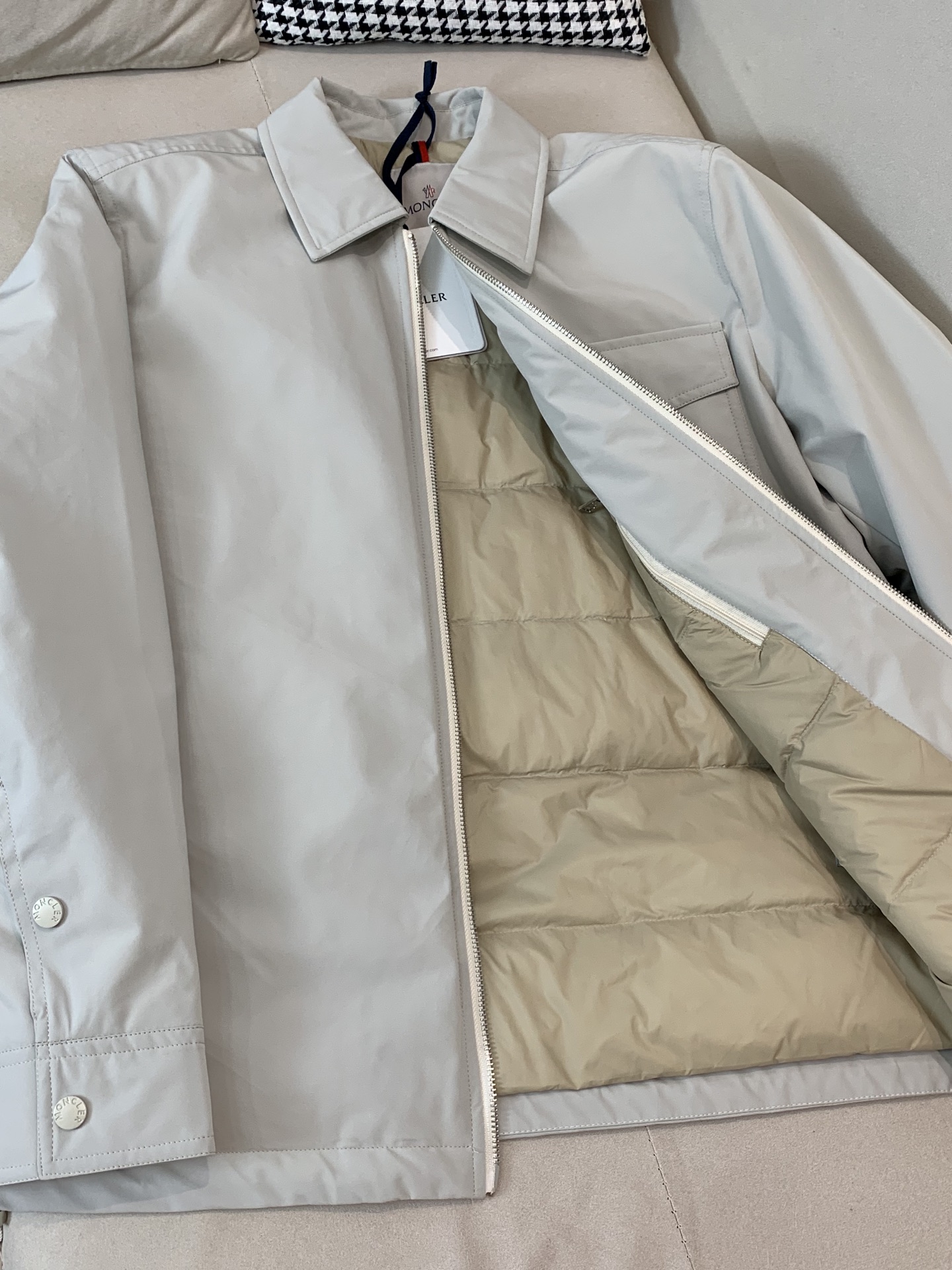 。 羽绒 蒙口羽绒服2025秋冬新款🆕原版1:1订制五金配件全进口原版定制 欢迎专柜对比 绝对的高品质 