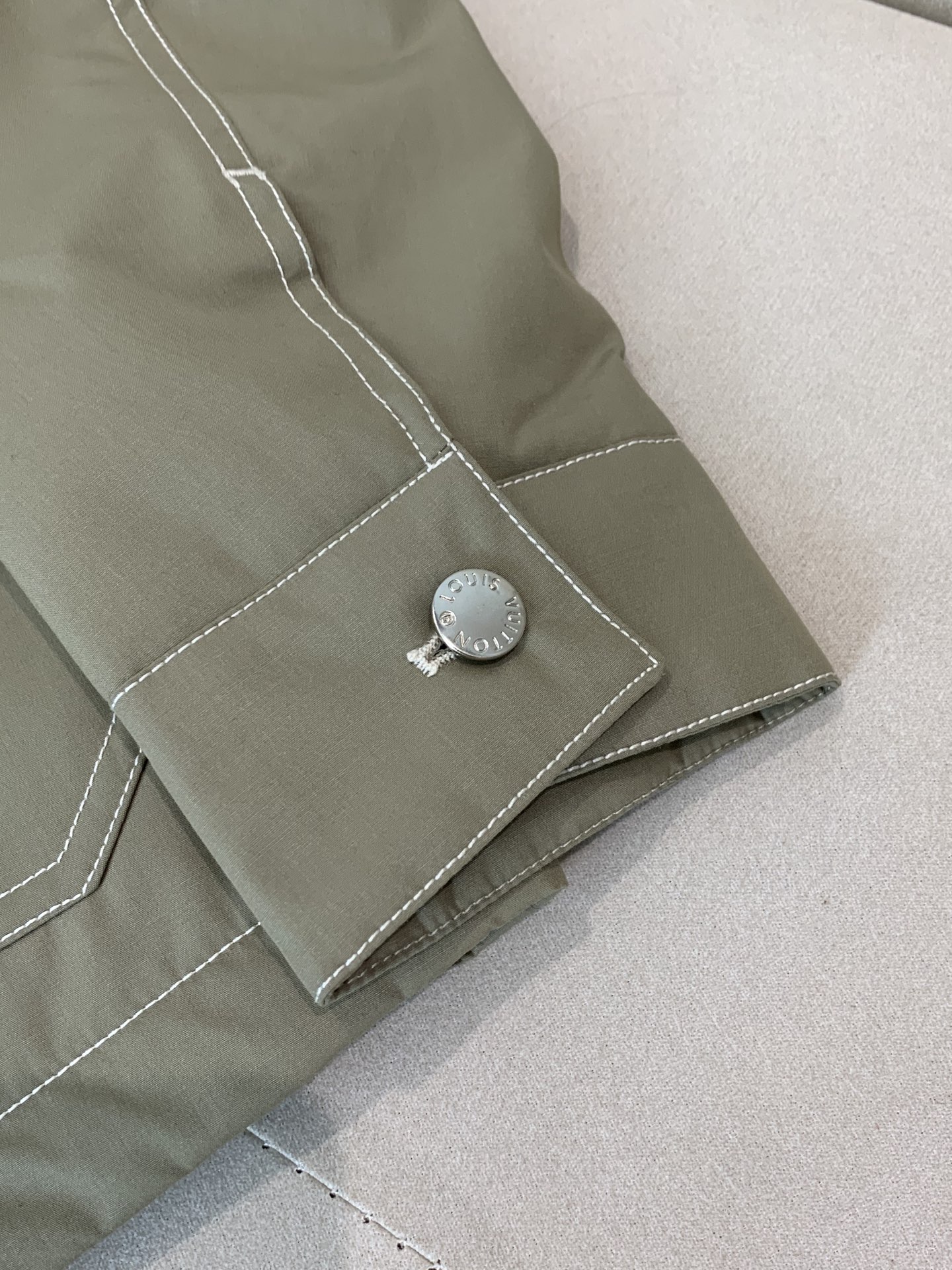 羽绒 LOUIS VUITTON羊羔毛刺绣外套LOUIS VUITTON绗缝羽绒棉外套冬日恋歌|LV蓝色